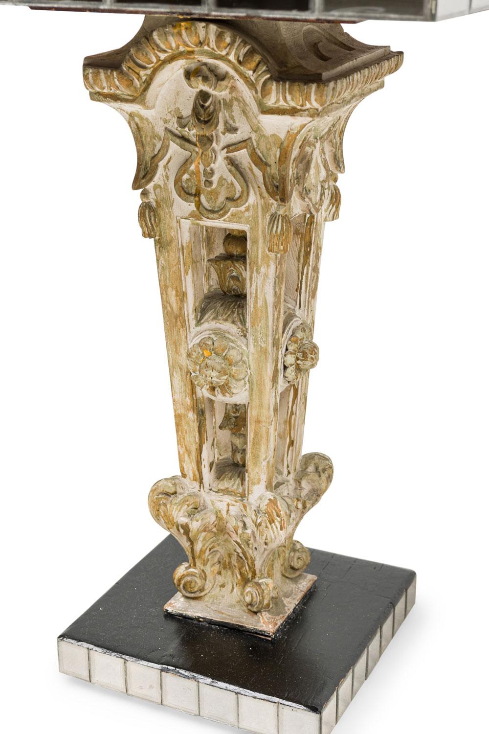 Pair of Italian Mid-Century Mirror Side Tables en vente 3