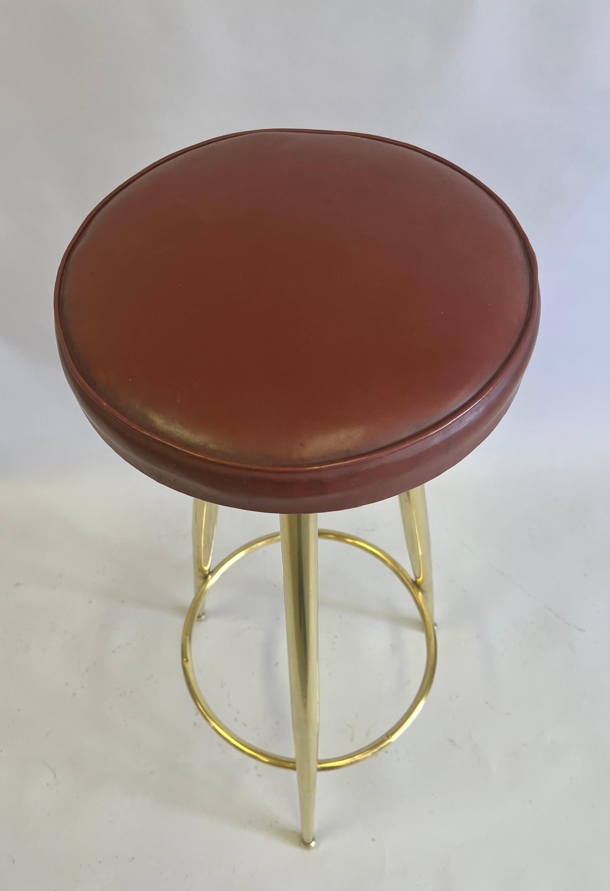 Pair of Italian Mid-Century Modern Brass Bar Stools by Gio Ponti For Sale 5