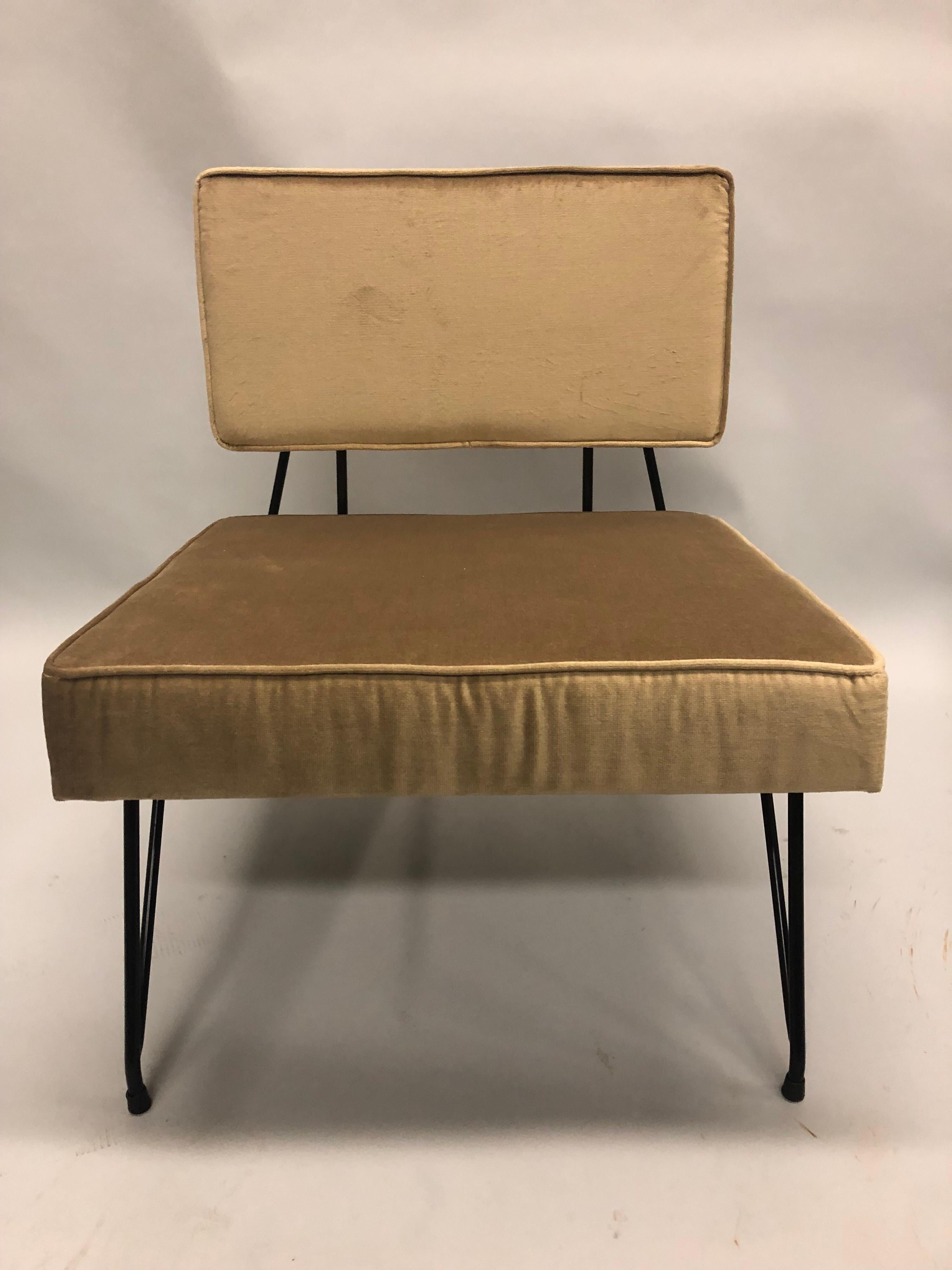 Upholstery Pair of Mid-Century Modern, Cantilevered Lounge Chairs, Augusto Bozzi  For Sale