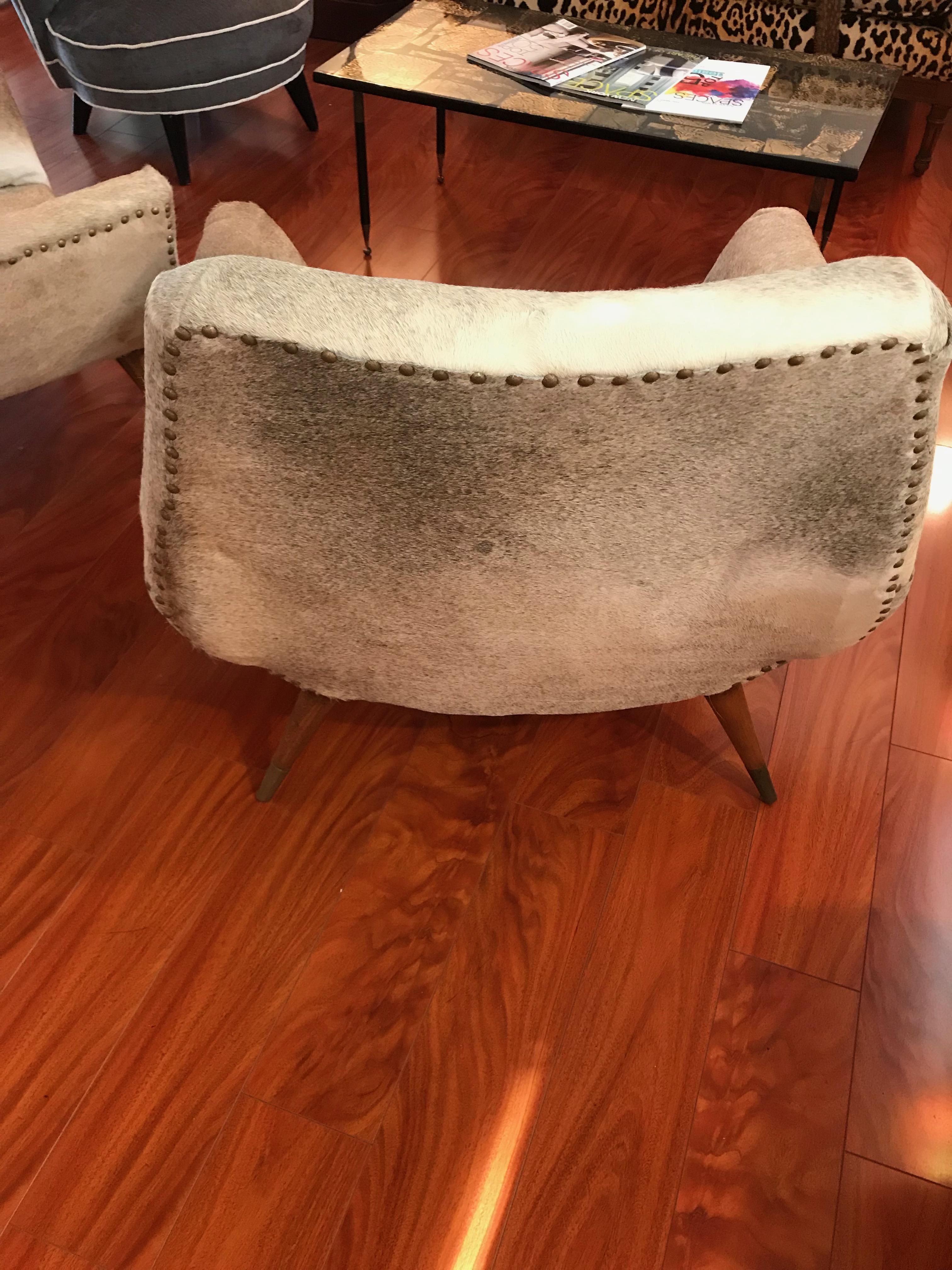 Pair of Italian Mid-Century Modern Club Chairs Covered in Cowhide For Sale 8