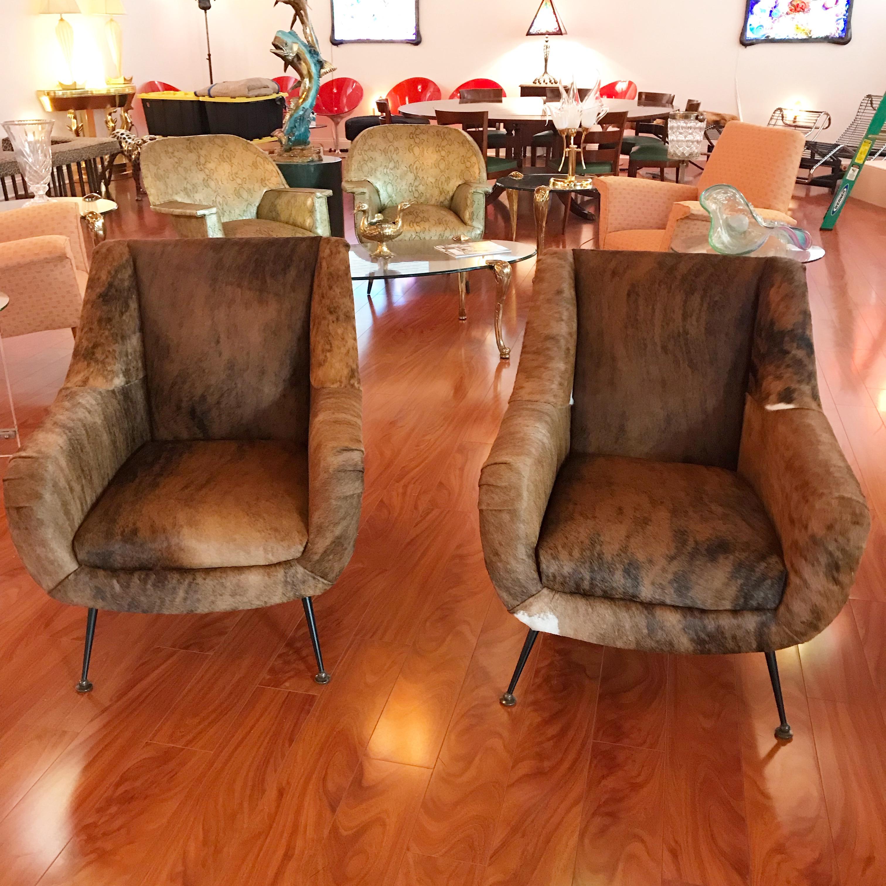 Pair of Italian Mid-Century Modern Club Chairs Covered in Cowhide For Sale 12
