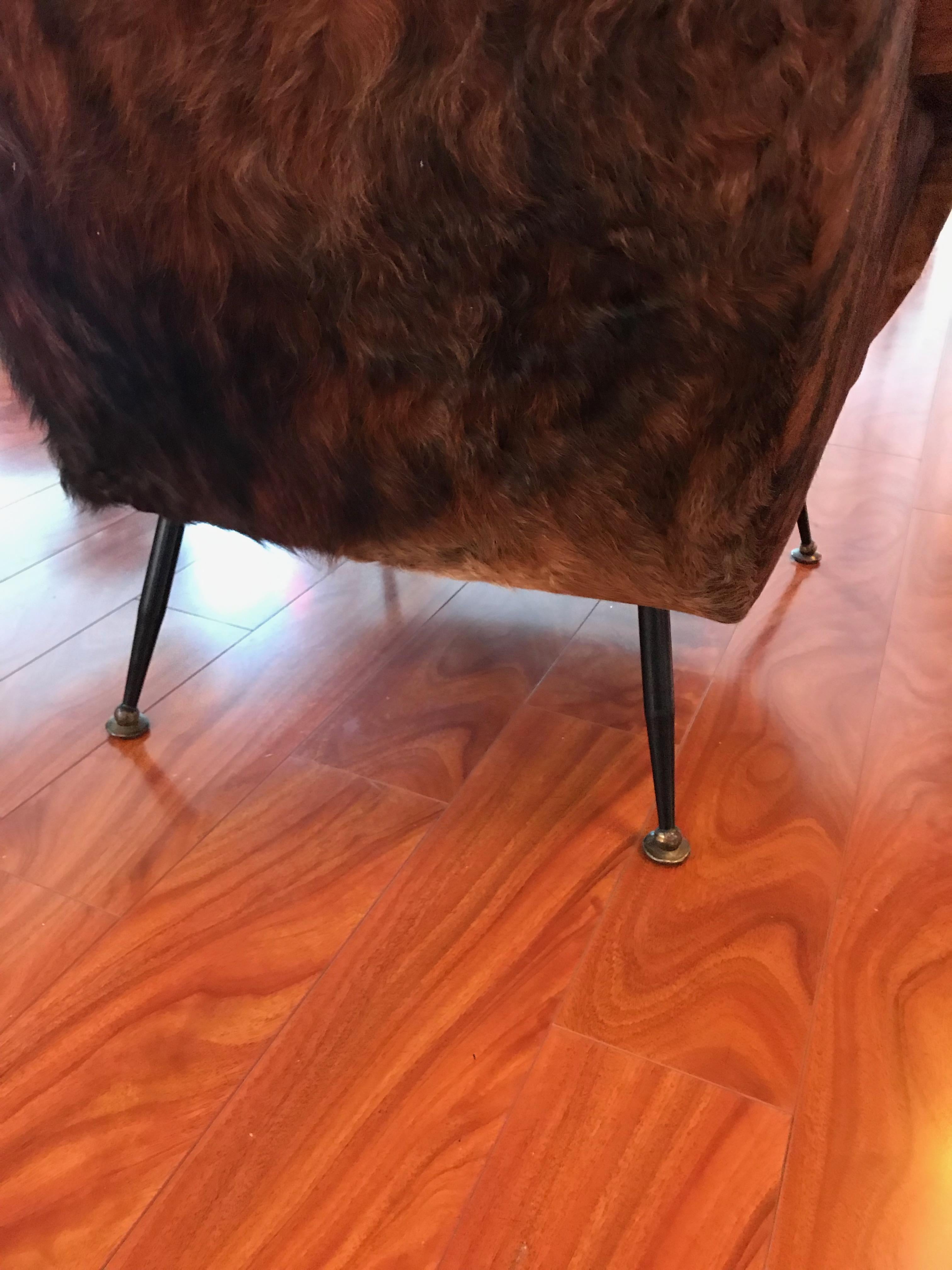 Pair of Italian Mid-Century Modern Club Chairs Covered in Cowhide For Sale 4
