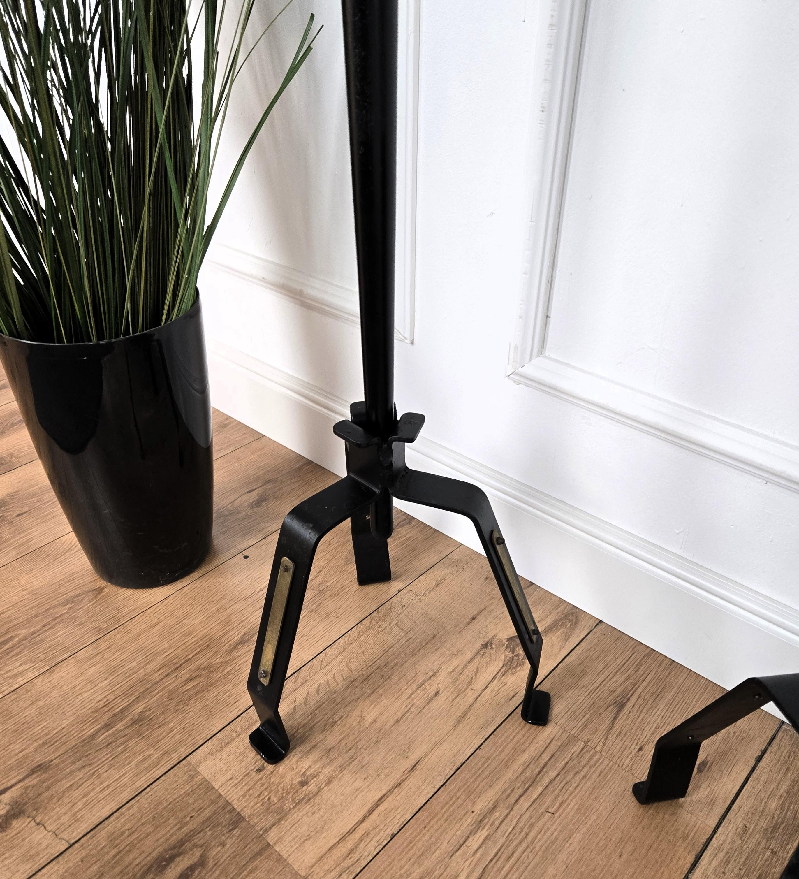 Pair of Italian Mid-Century Modern Deco Tall Floor Candle Holders In condizioni buone in vendita a Carimate, Como