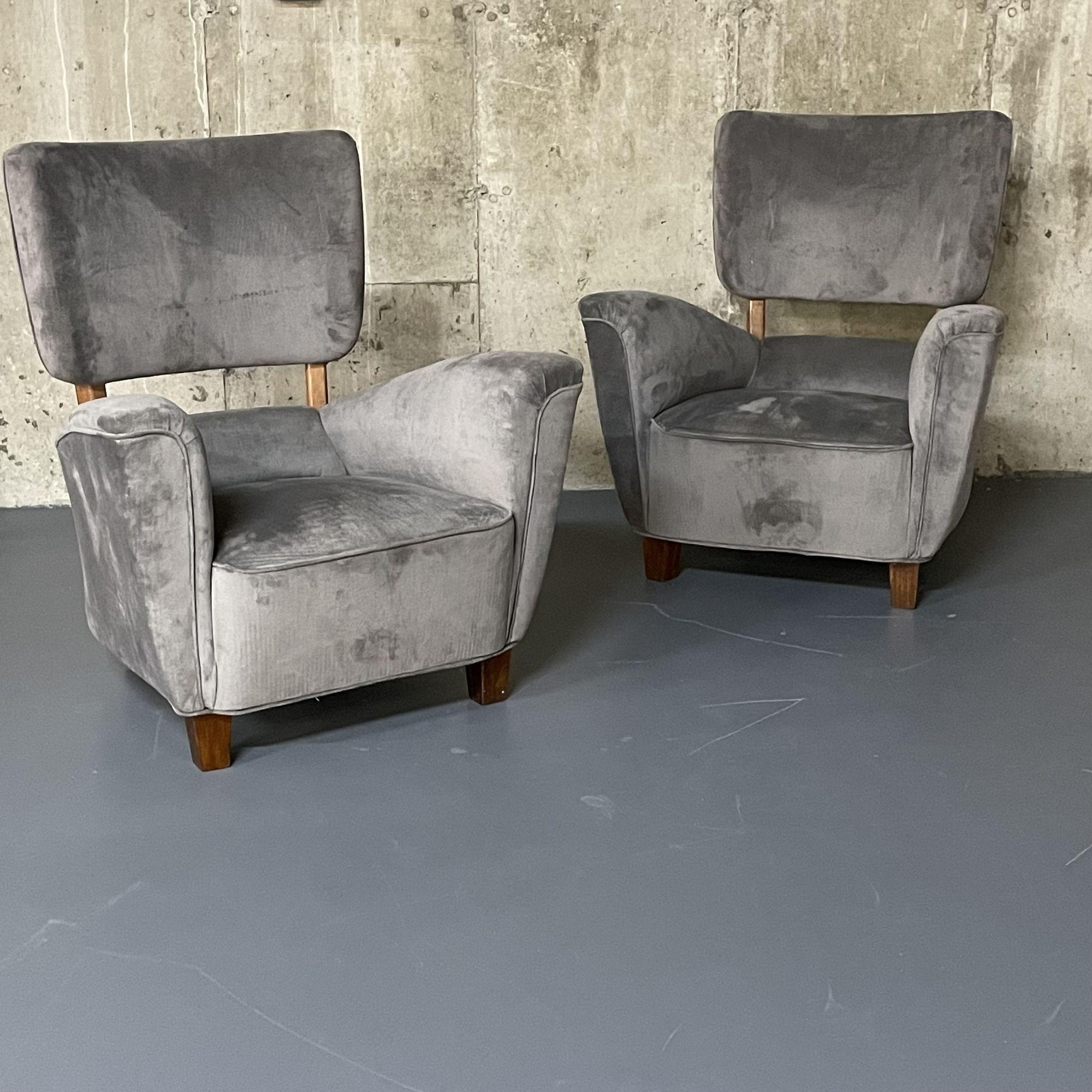 Pair of Italian Mid-Century Modern Hi-Back / Wingback Arm / Lounge Chairs, 1950s 5
