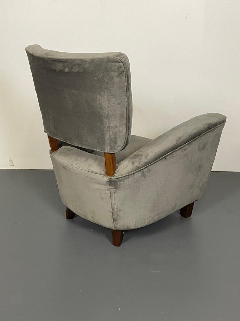 Pair of Italian Mid-Century Modern Hi-Back / Wingback Arm / Lounge Chairs, 1950s 2