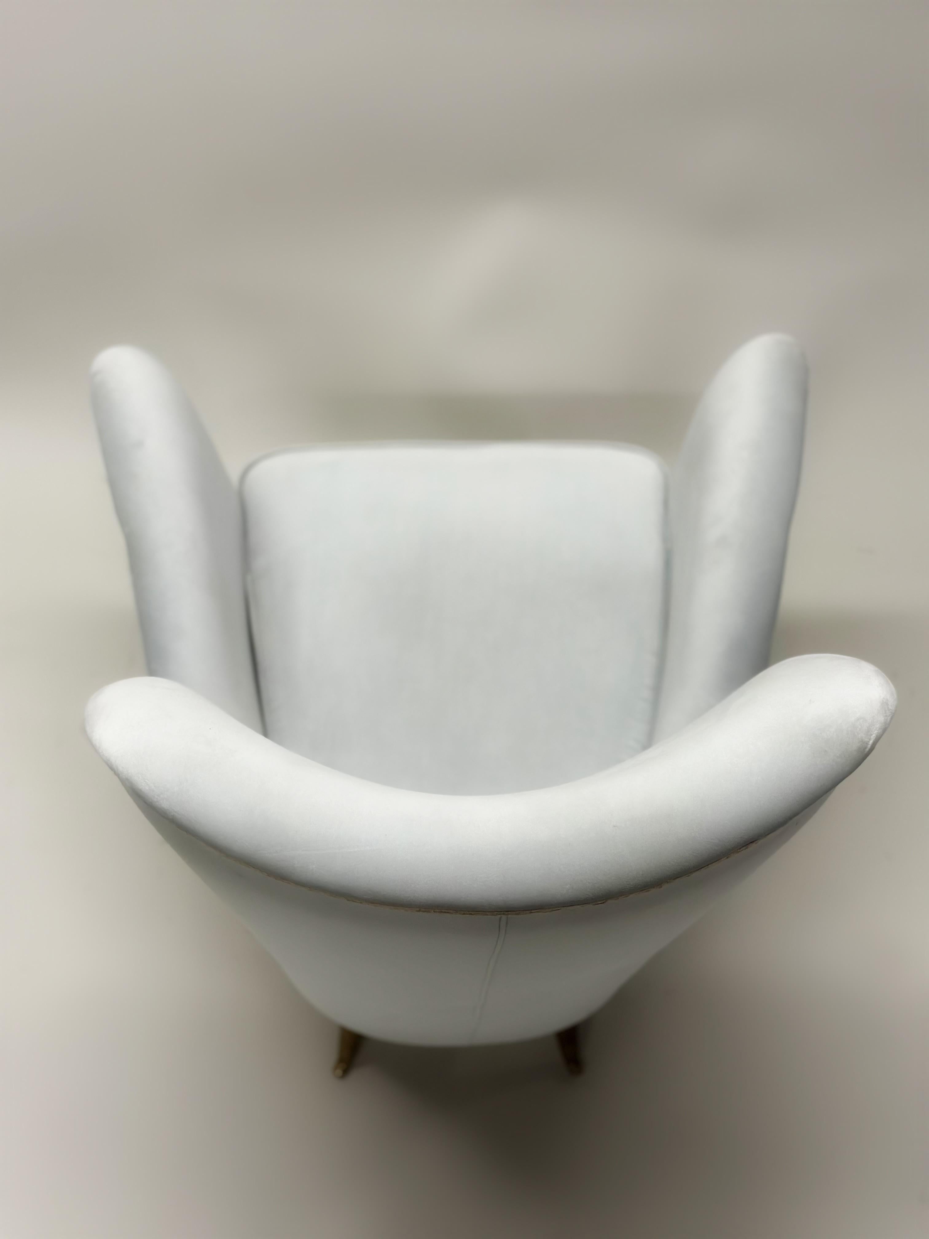 Pair of Italian Mid-Century Modern Lounge Chairs by Isa Bergamo & Att Gio Ponti  For Sale 7