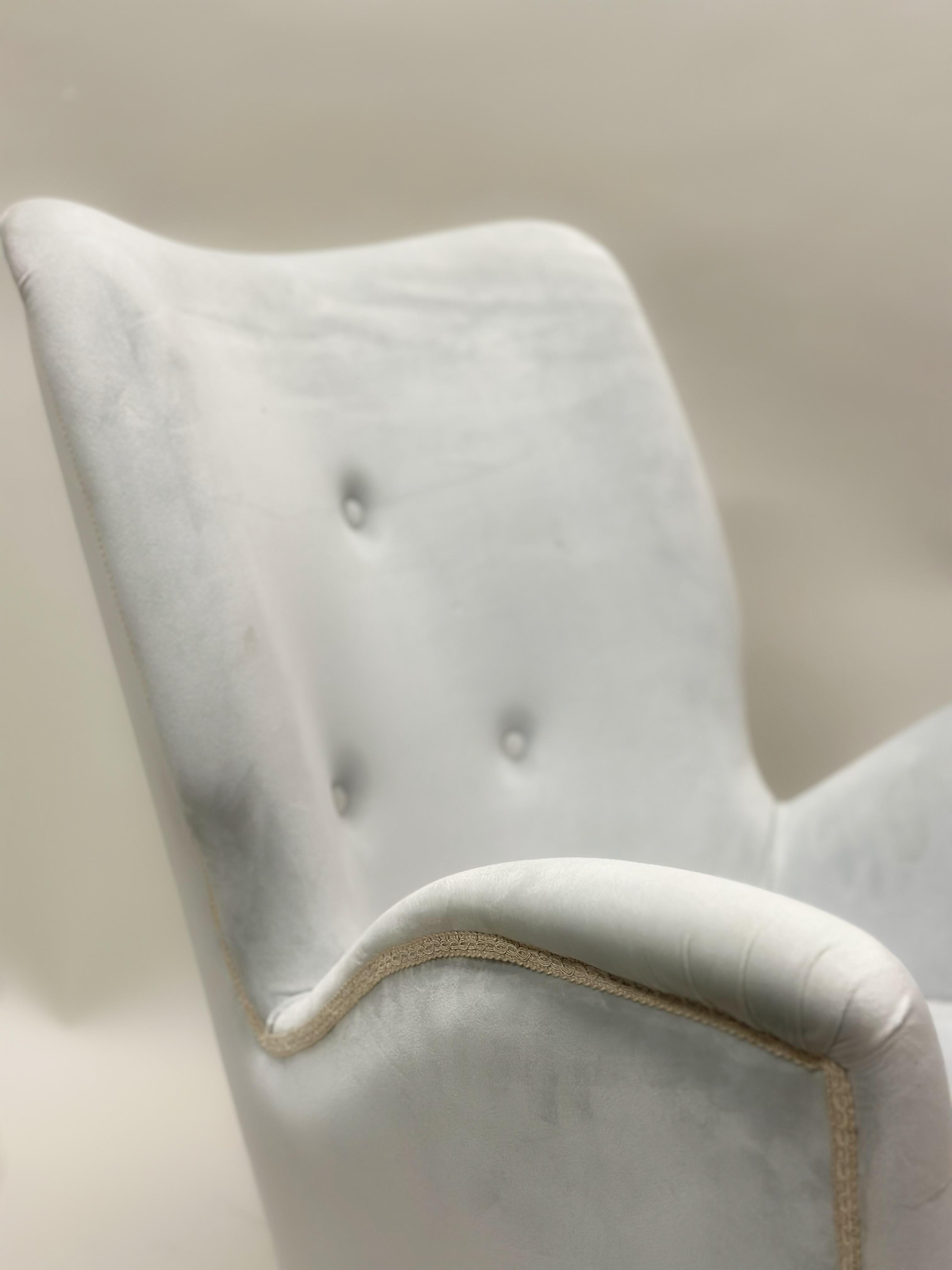 Pair of Italian Mid-Century Modern Lounge Chairs by Isa Bergamo & Att Gio Ponti  For Sale 10