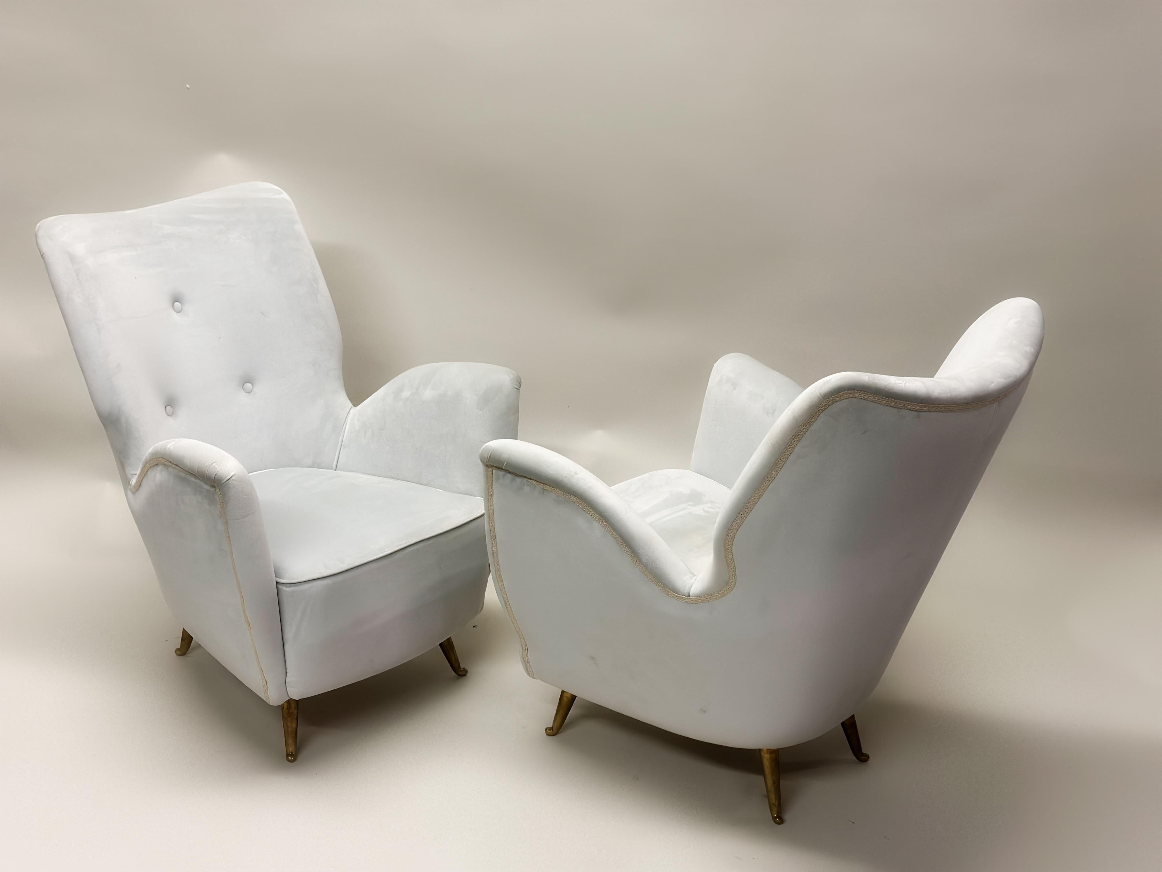 20th Century Pair of Italian Mid-Century Modern Lounge Chairs by Isa Bergamo & Att Gio Ponti  For Sale