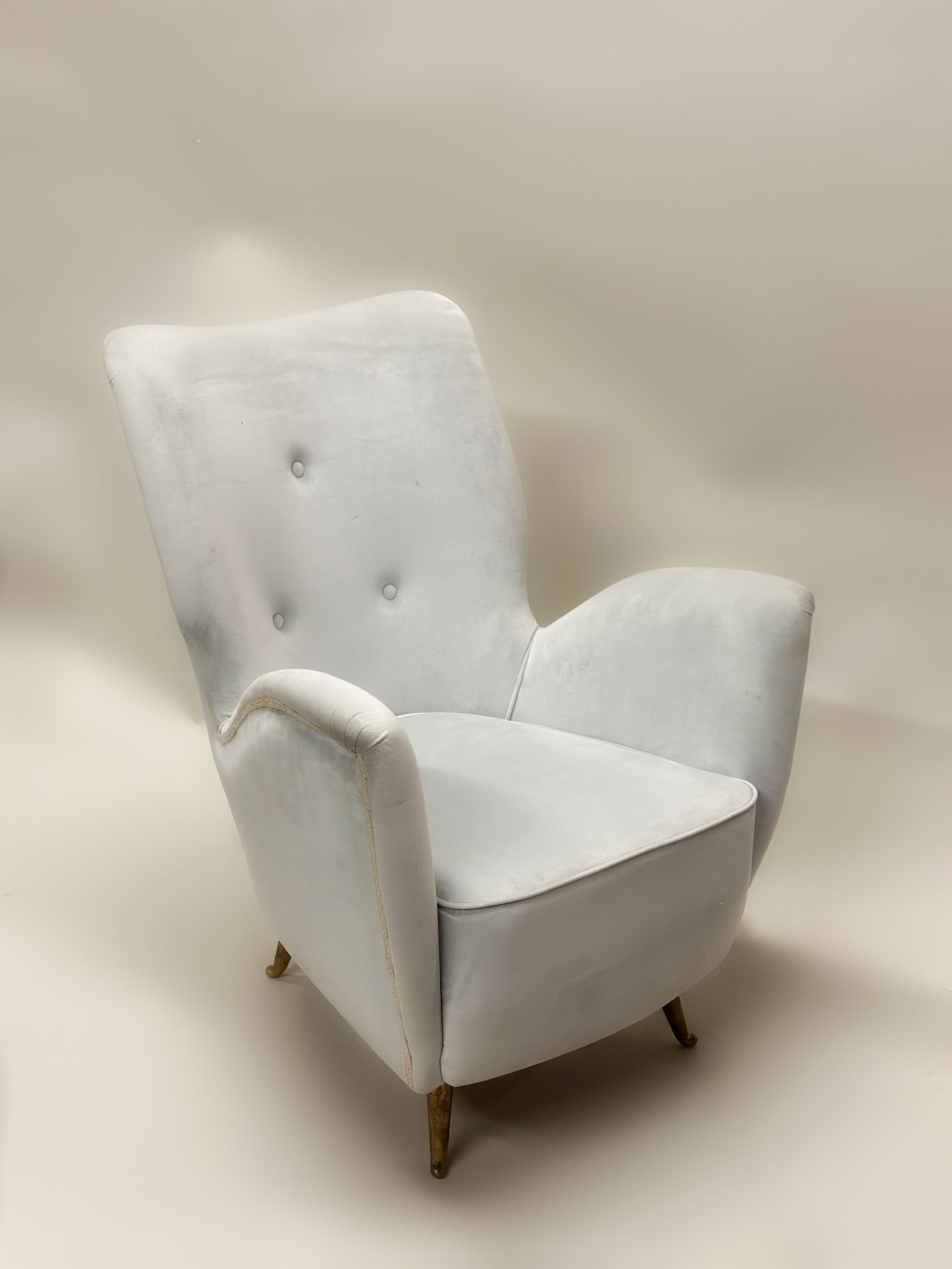 Paire de fauteuils de salon italiens modernes du milieu du siècle dernier par ISA Bergamo & Att Gio Ponti en vente 3