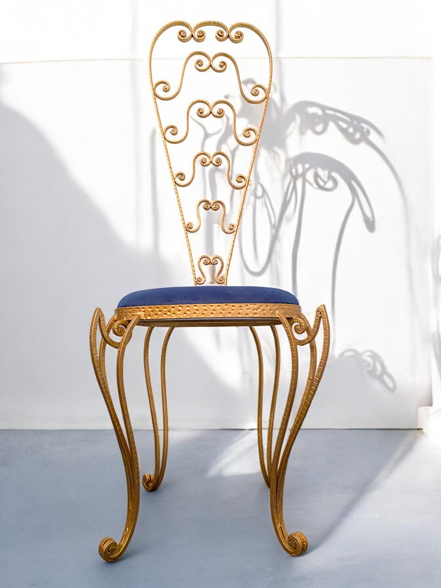 Hand-Crafted Pair of Italian Mid-Century Modern Luigi Colli Gold Iron Vanity Chairs, 1950s For Sale