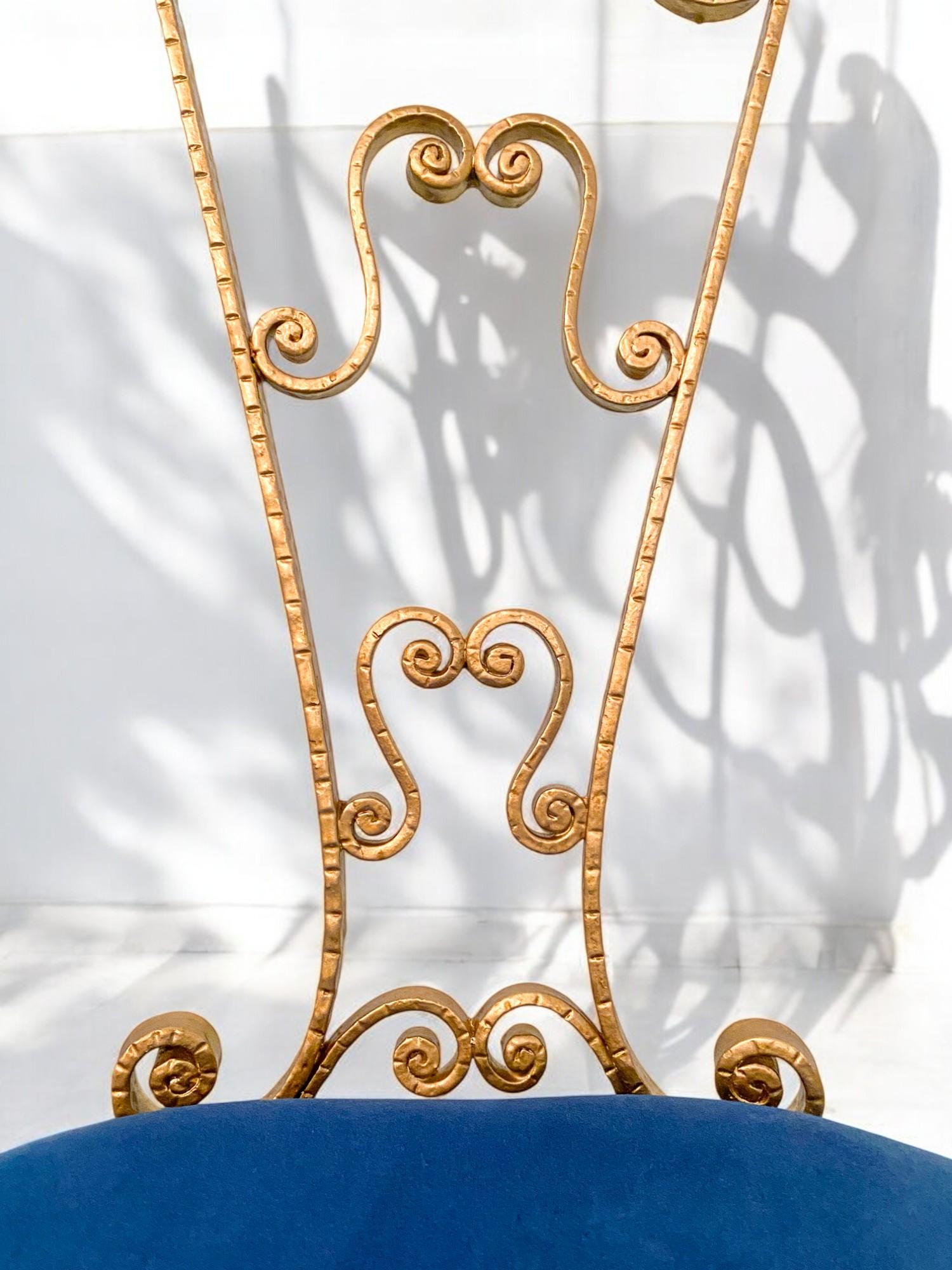 Pair of Italian Mid-Century Modern Luigi Colli Gold Iron Vanity Chairs, 1950s In Excellent Condition For Sale In Traversetolo, IT