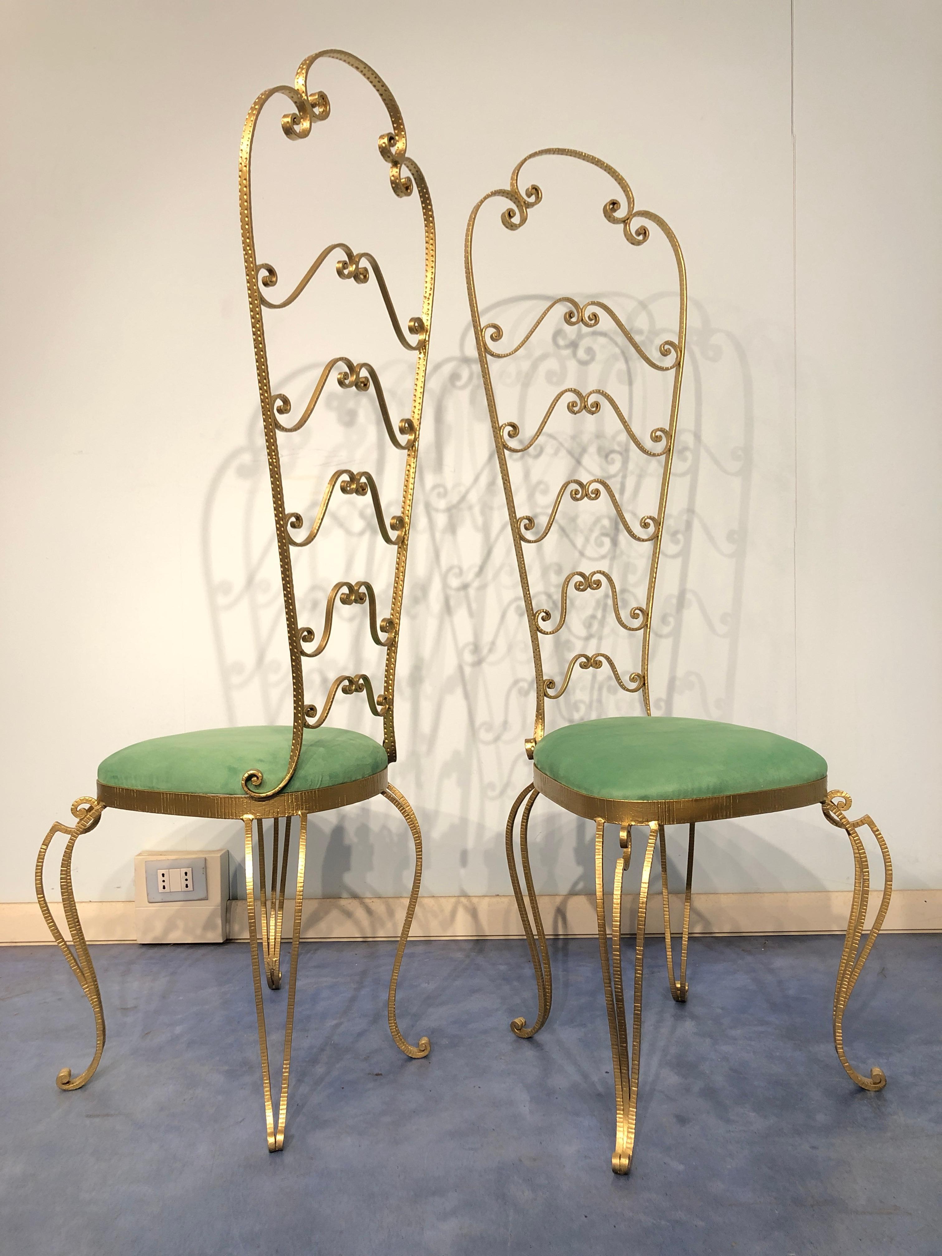 Gorgeous pair of Italian Mid-Century Modern Luigi Colli vanity chairs in gold gilded iron with high backrest.
Pea-green microfiber fabric seat, in excellent condition. Ready to use.