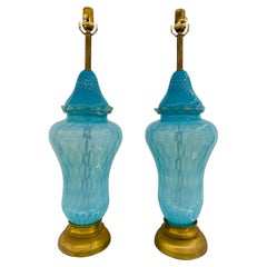 Pareja de lámparas de sobremesa italianas modernas de mediados de siglo de cristal de Murano, turquesa, latón