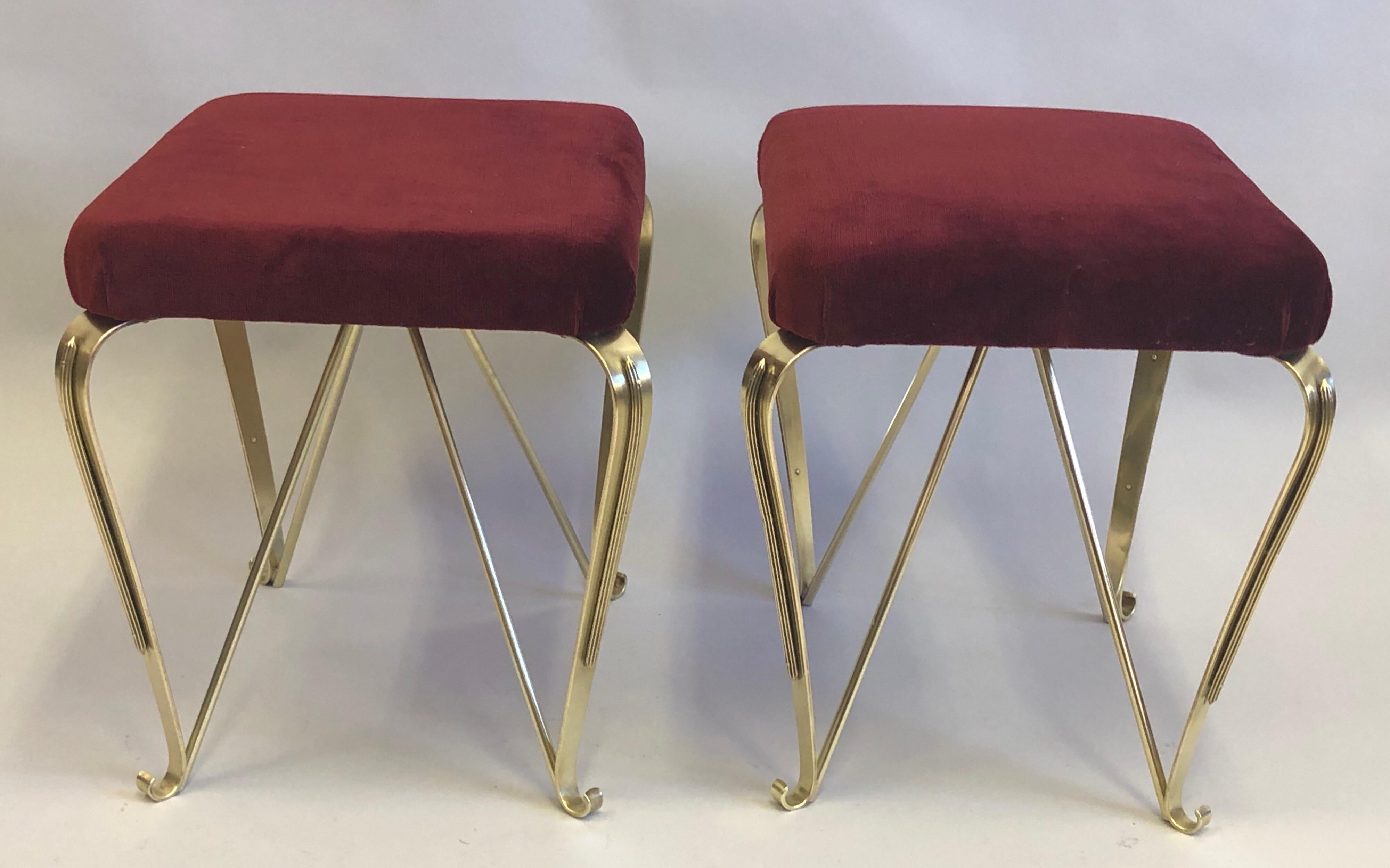 Tissu d'ameublement Paire de bancs en laiton massif de style néoclassique italien, mi-siècle moderne, par Jansen en vente