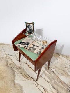 Pair of Italian Mid-Century Modern Nightstands in the Style of Dassi, 50s