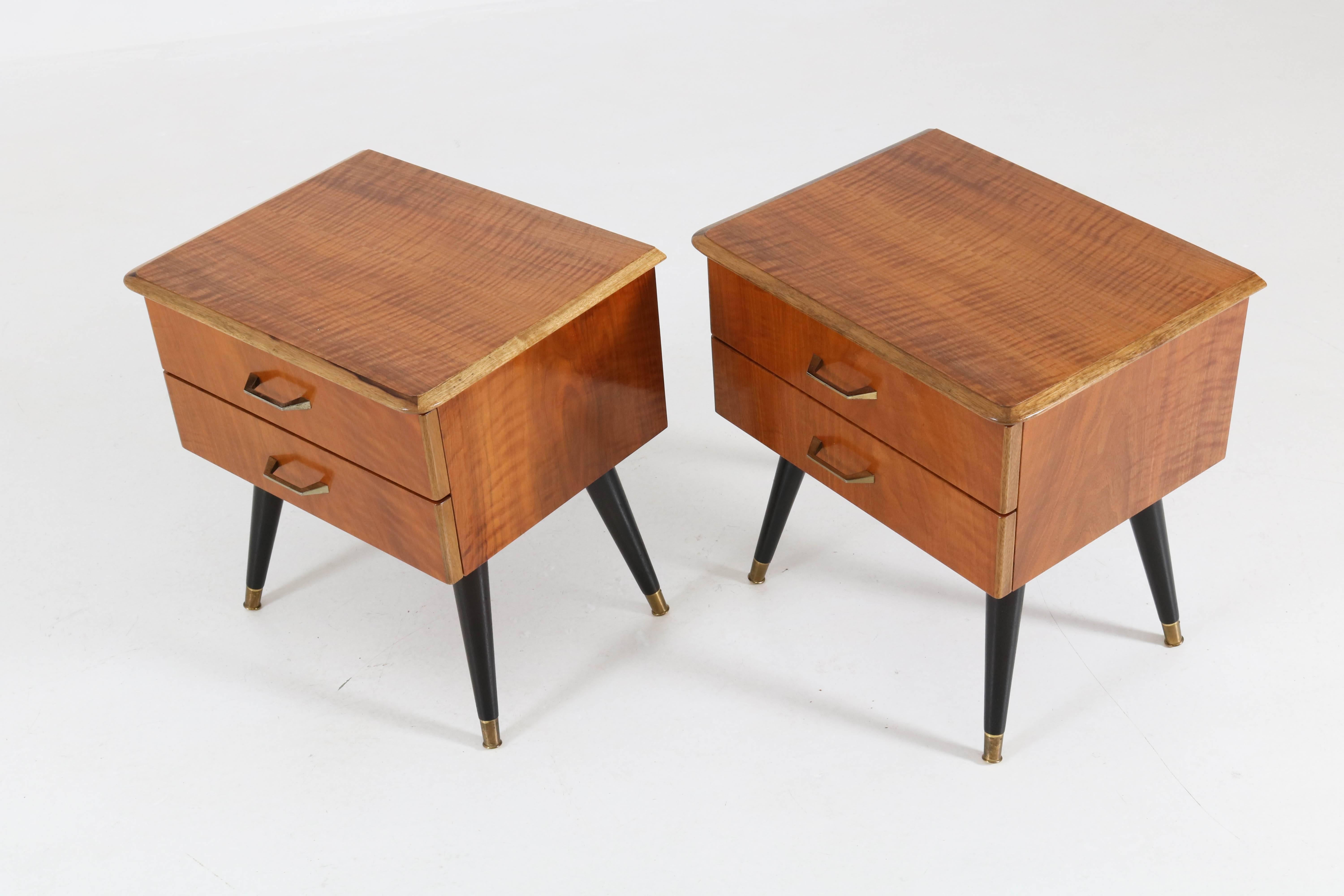 Walnut Pair of Italian Mid-Century Modern Nightstands or Bedside Tables, 1950s