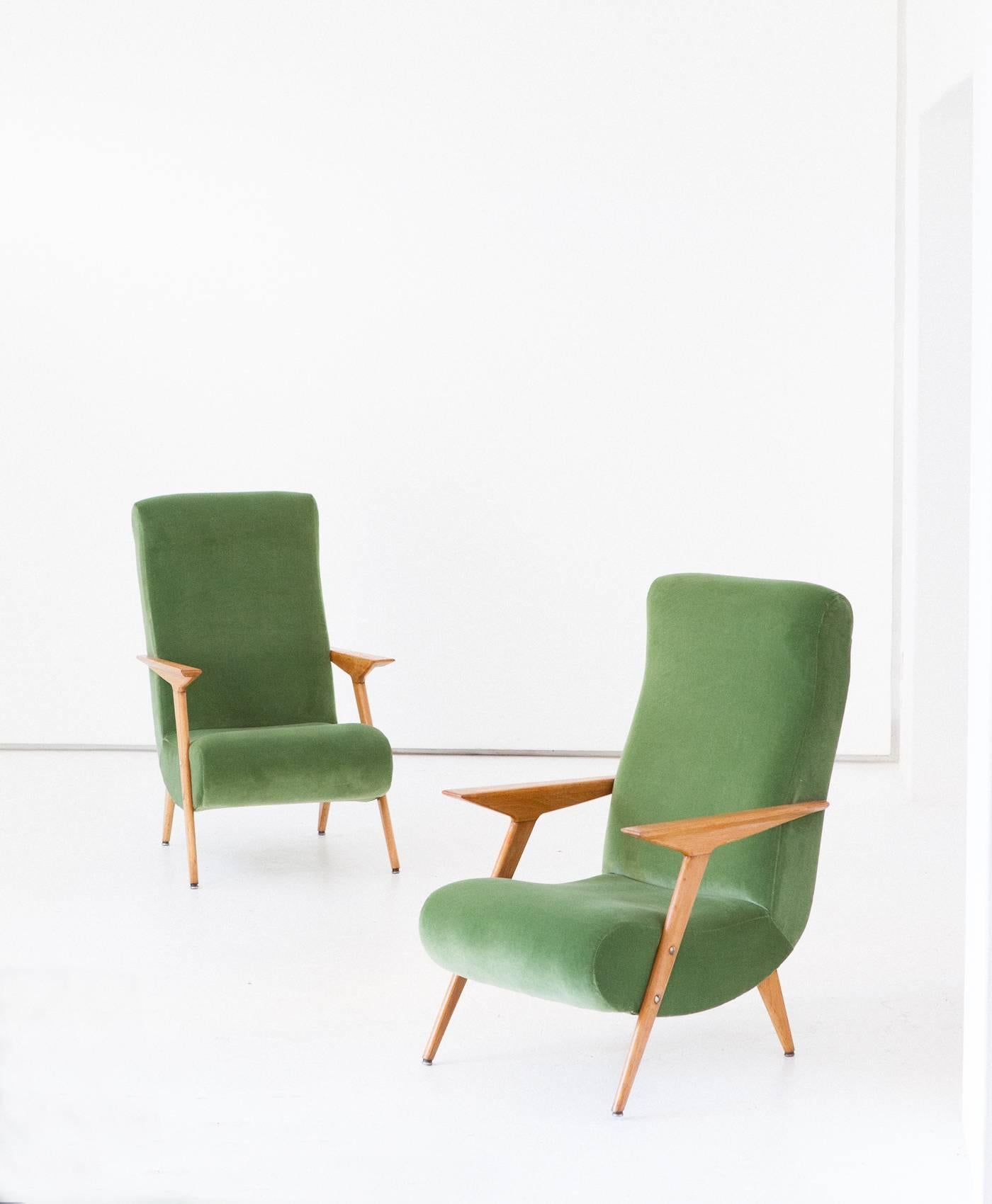 Pair of Italian Mid-Century Modern Oak Wood and Green Velvet Armchairs, 1950 2