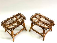 Paar italienische Rattanhocker / -bänke aus der Mitte des Jahrhunderts, Franco Albini