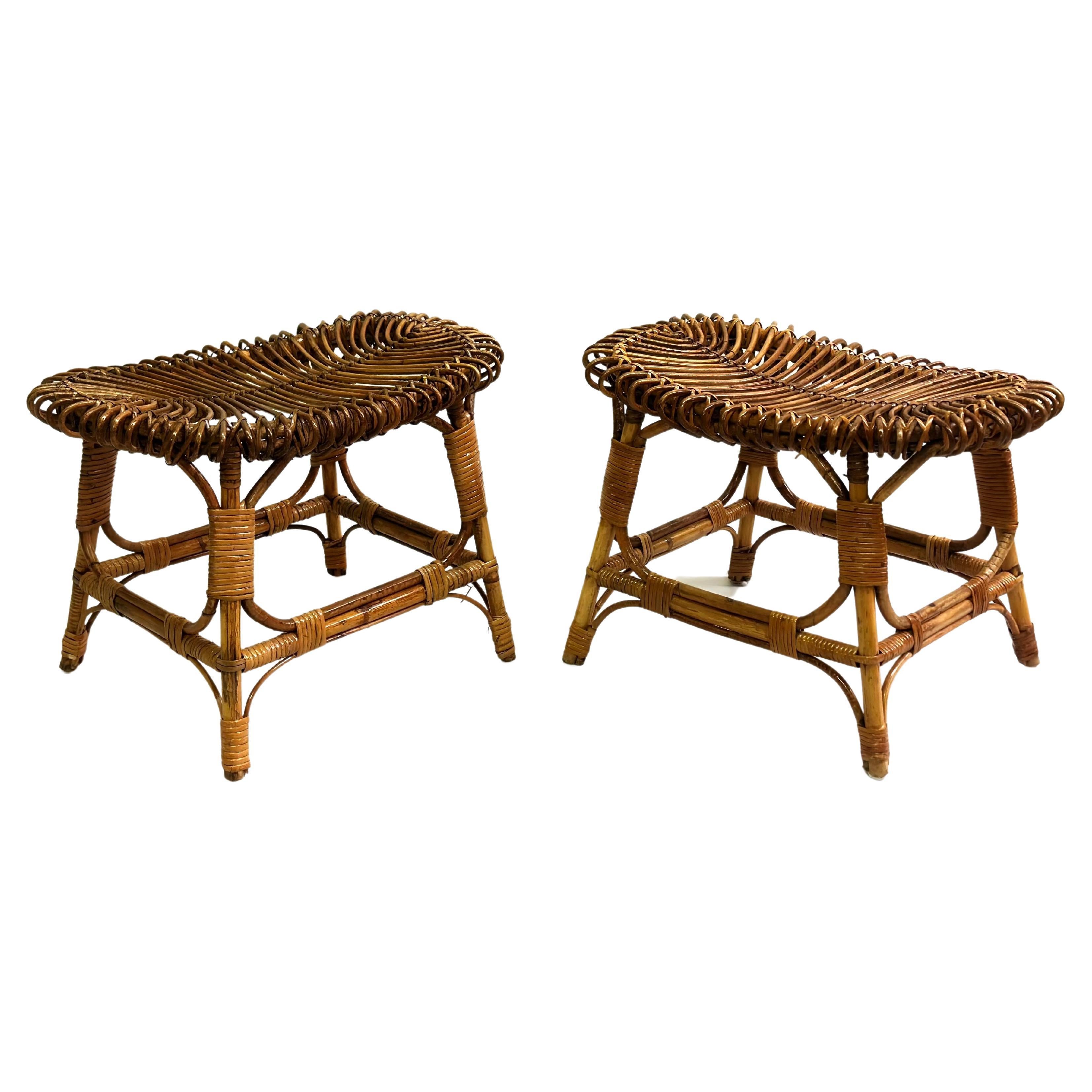 Mid-Century Modern Paire de tabourets/ bancs italiens en rotin, de style mi-siècle moderne, attr. Franco Albini en vente