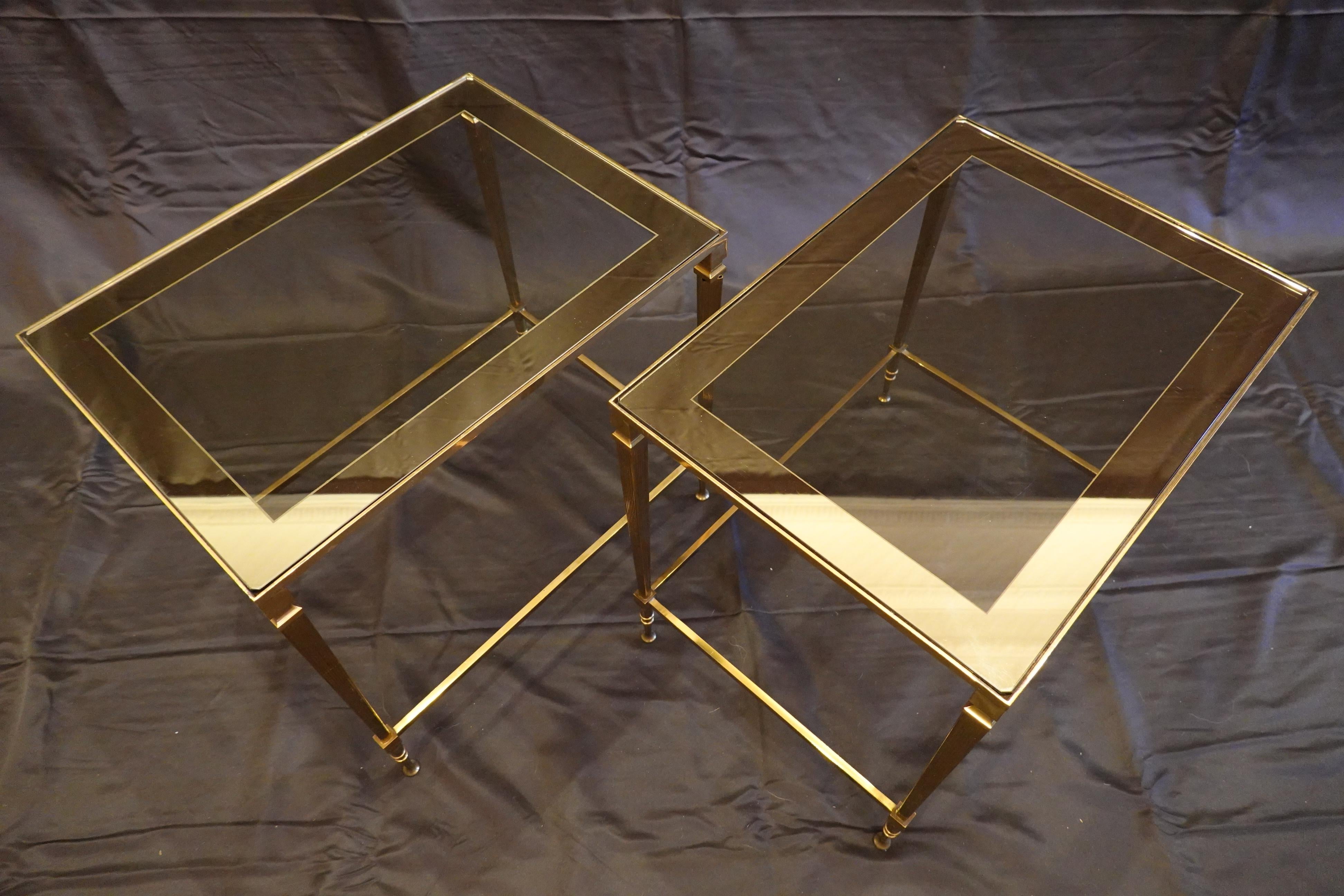 Gilt Pair of Italian Mid-Century Modern Side Tables with Glass and Mirrored Tops For Sale