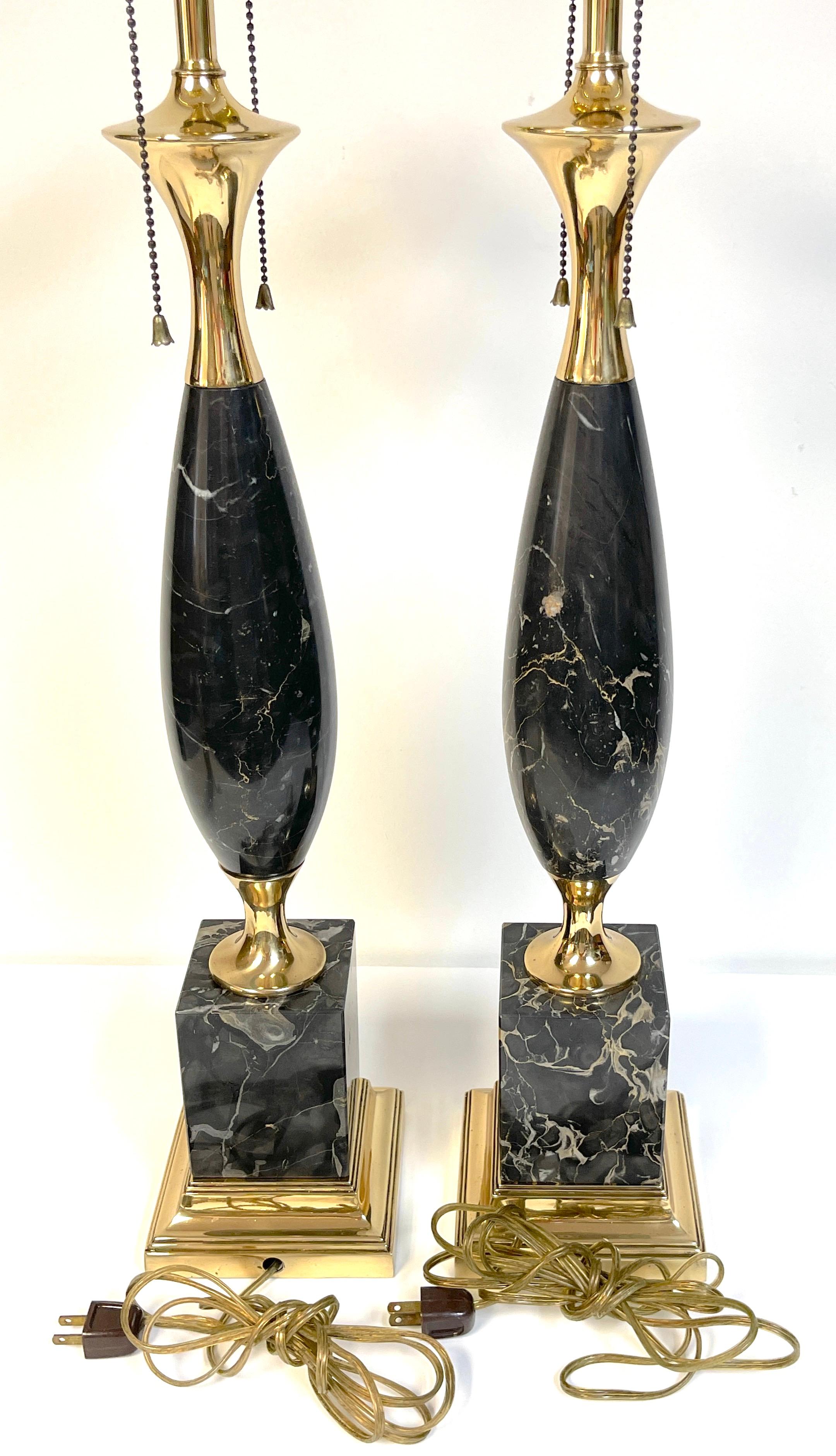 Pair of Italian Mid-Century Modern Sleek Black Marble & Brass Lamps 5