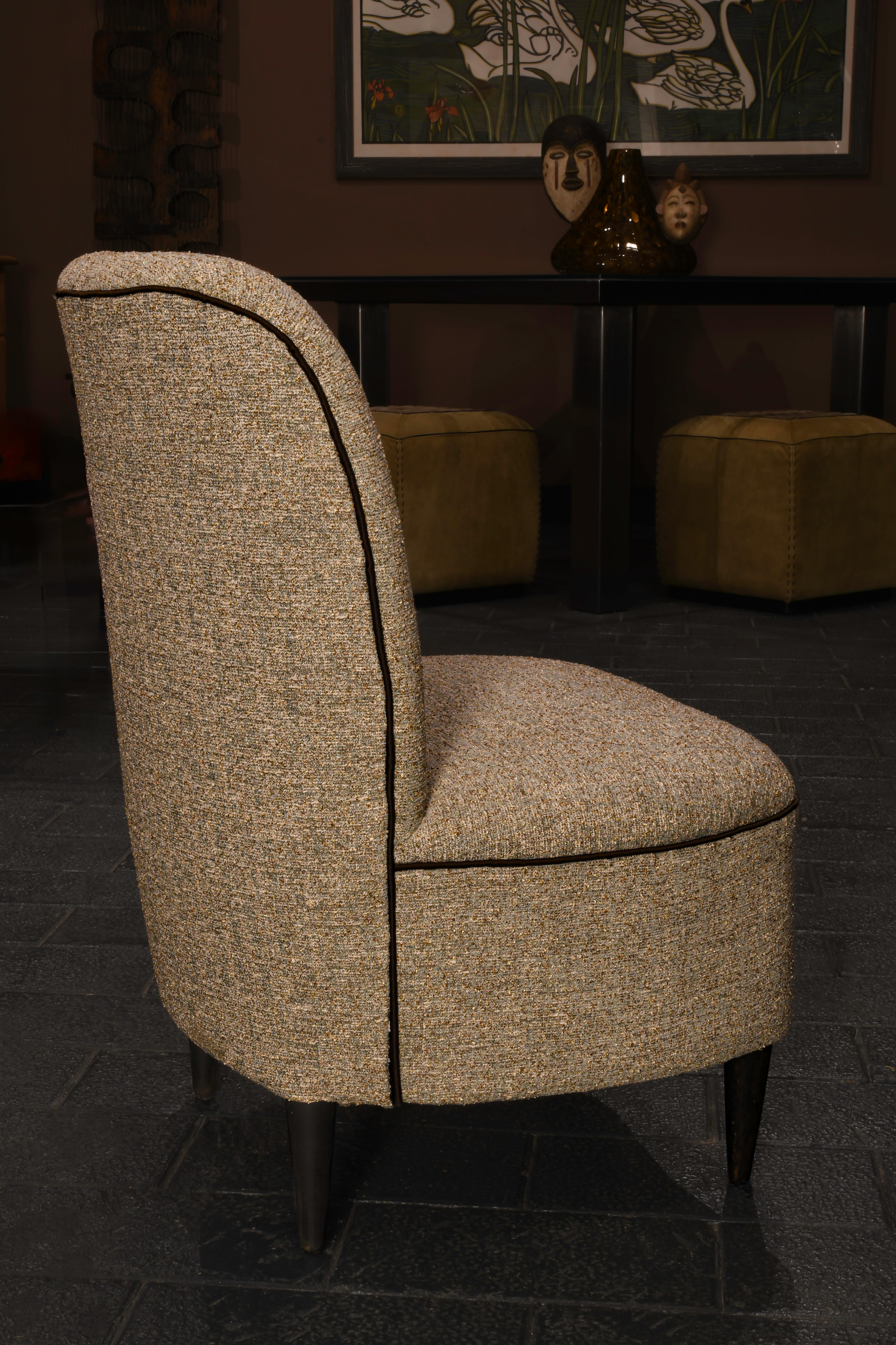 Mid-20th Century Pair of Italian Mid-Century Modern Slipper Chairs attributed to Gio Ponti For Sale