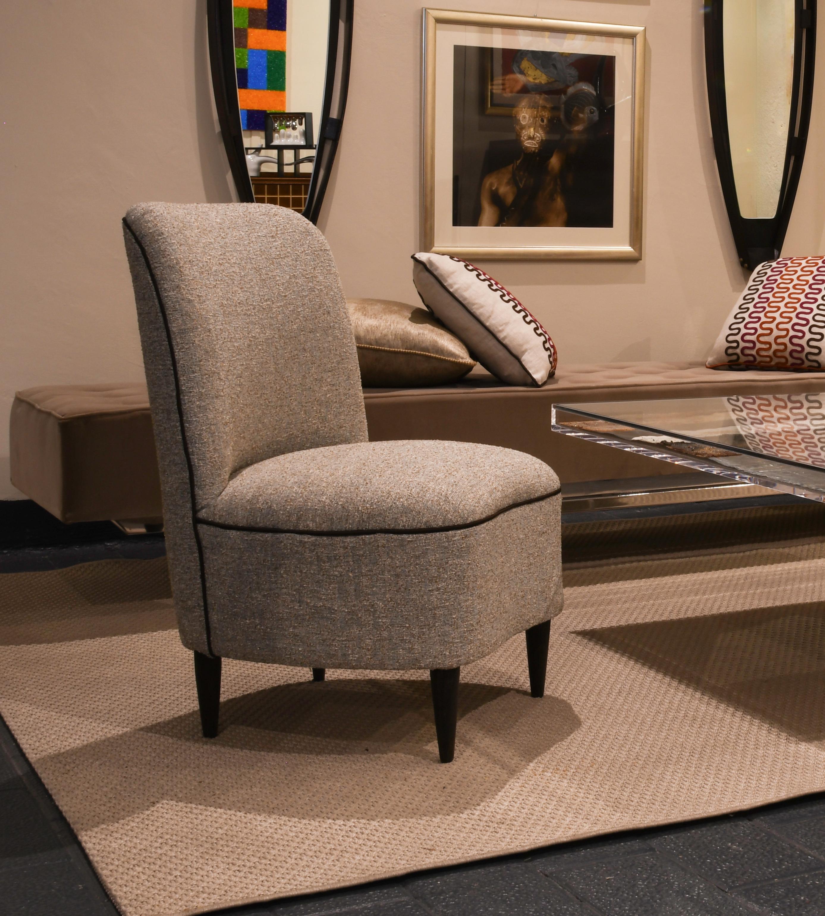 Pair of Italian Mid-Century Modern Slipper Chairs attributed to Gio Ponti For Sale 4