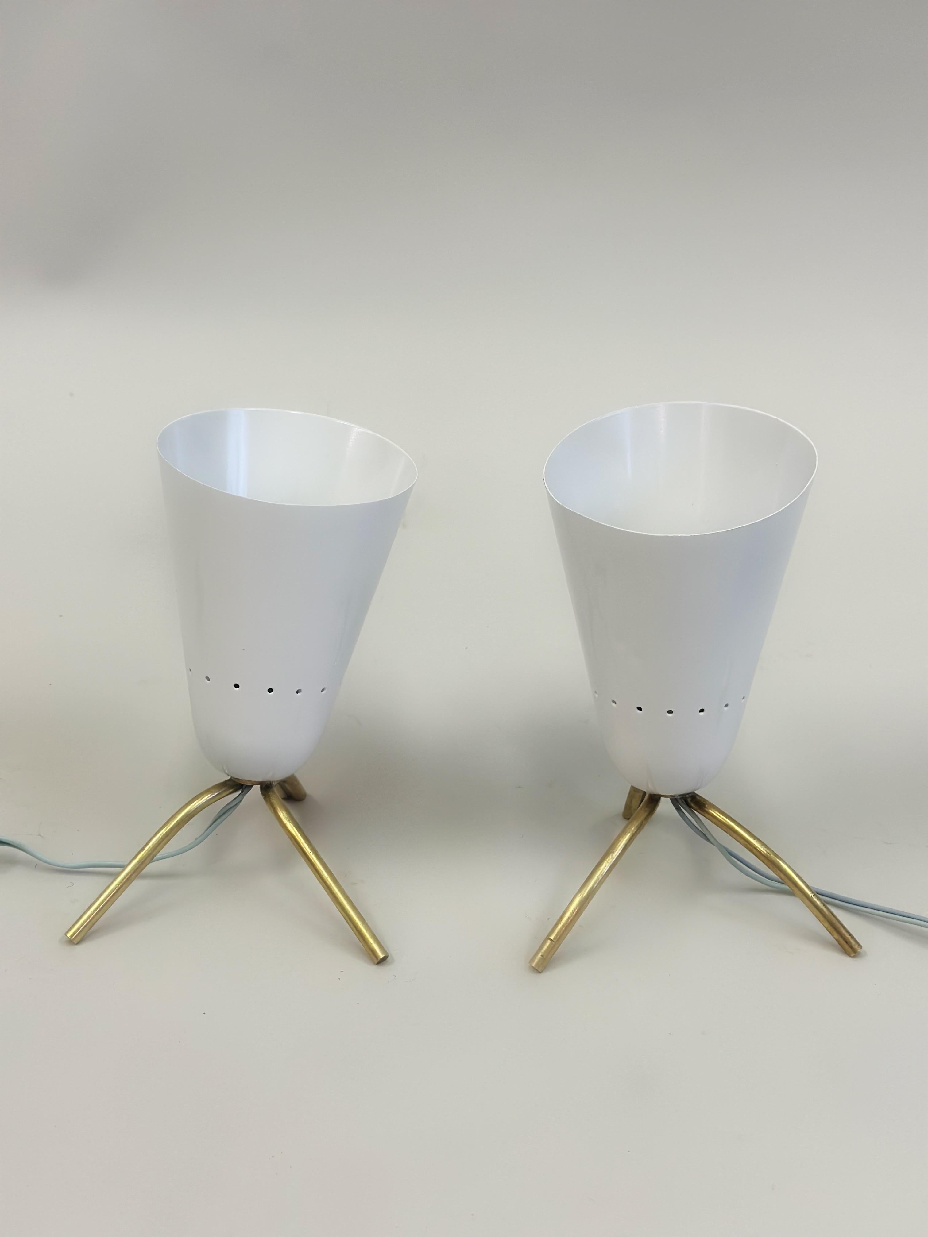 Enameled Pair of Italian MId-Century Modern Table Lamps, Attr. Gino Sarfatti & Arteluce For Sale