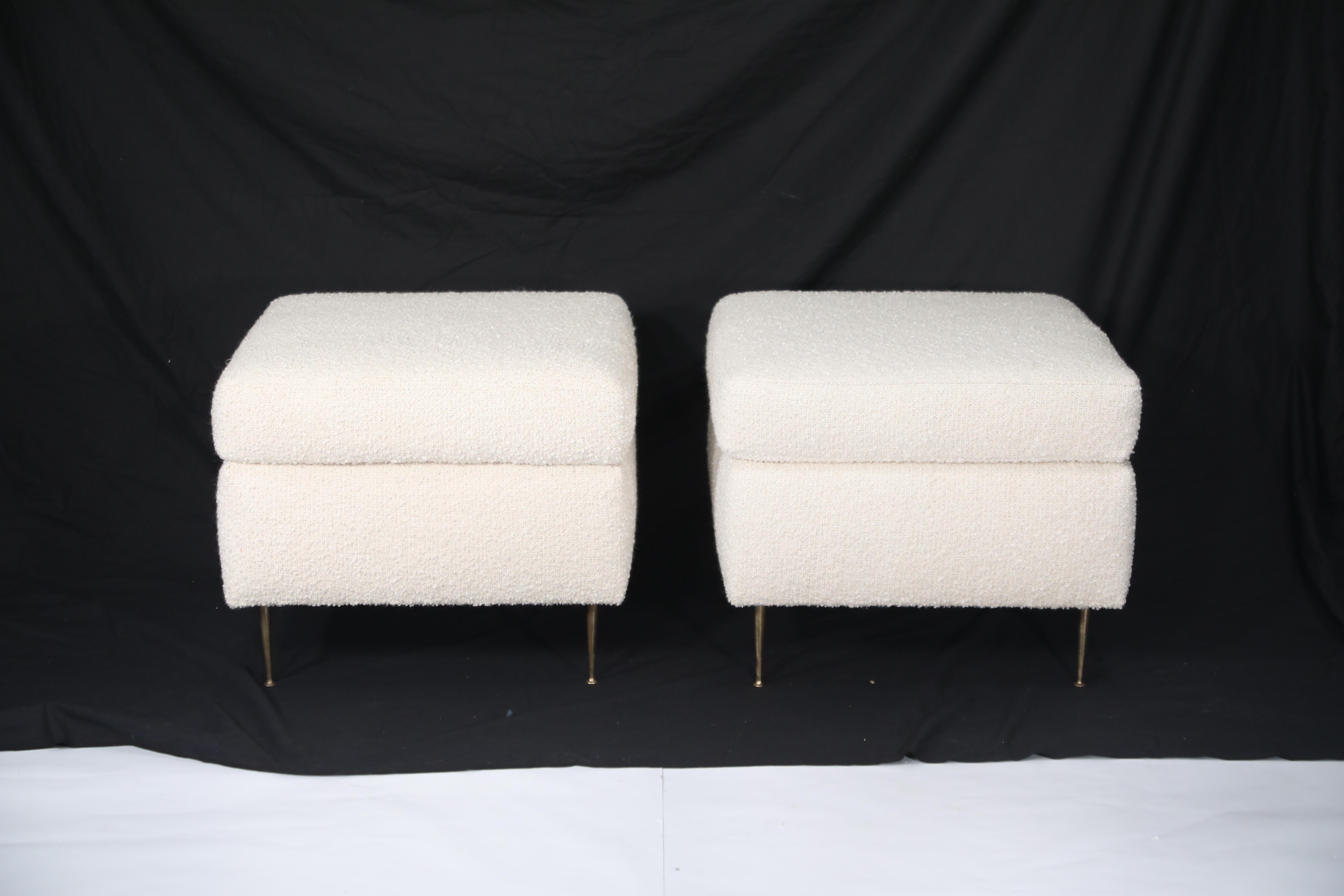 Pair of Italian Mid-Century Modern White Boucle Ottomans on Brass Legs In Excellent Condition In Los Angeles, CA