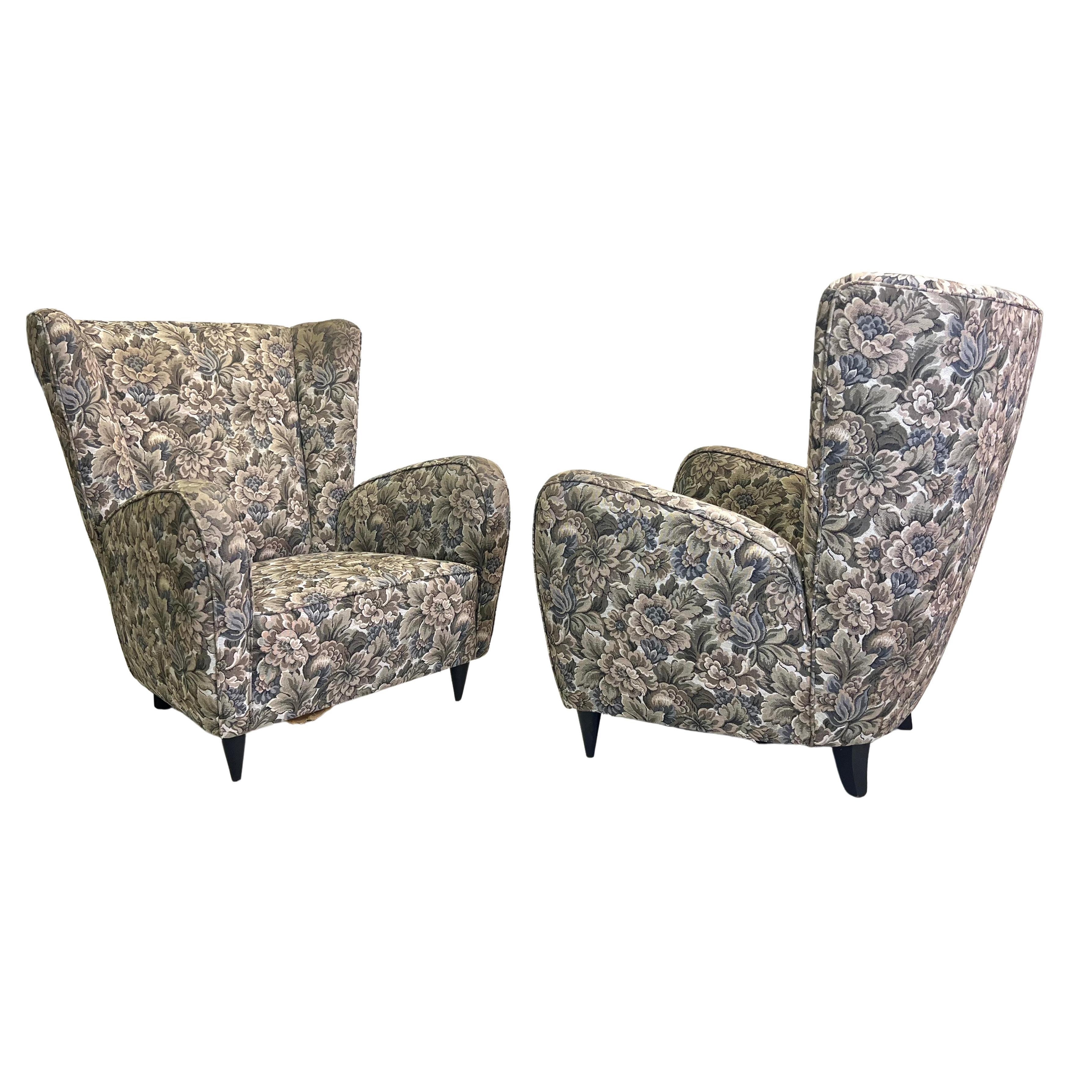 Paire de fauteuils de salon italiens Wingback de style mi-siècle moderne par Paolo Buffa, 1950