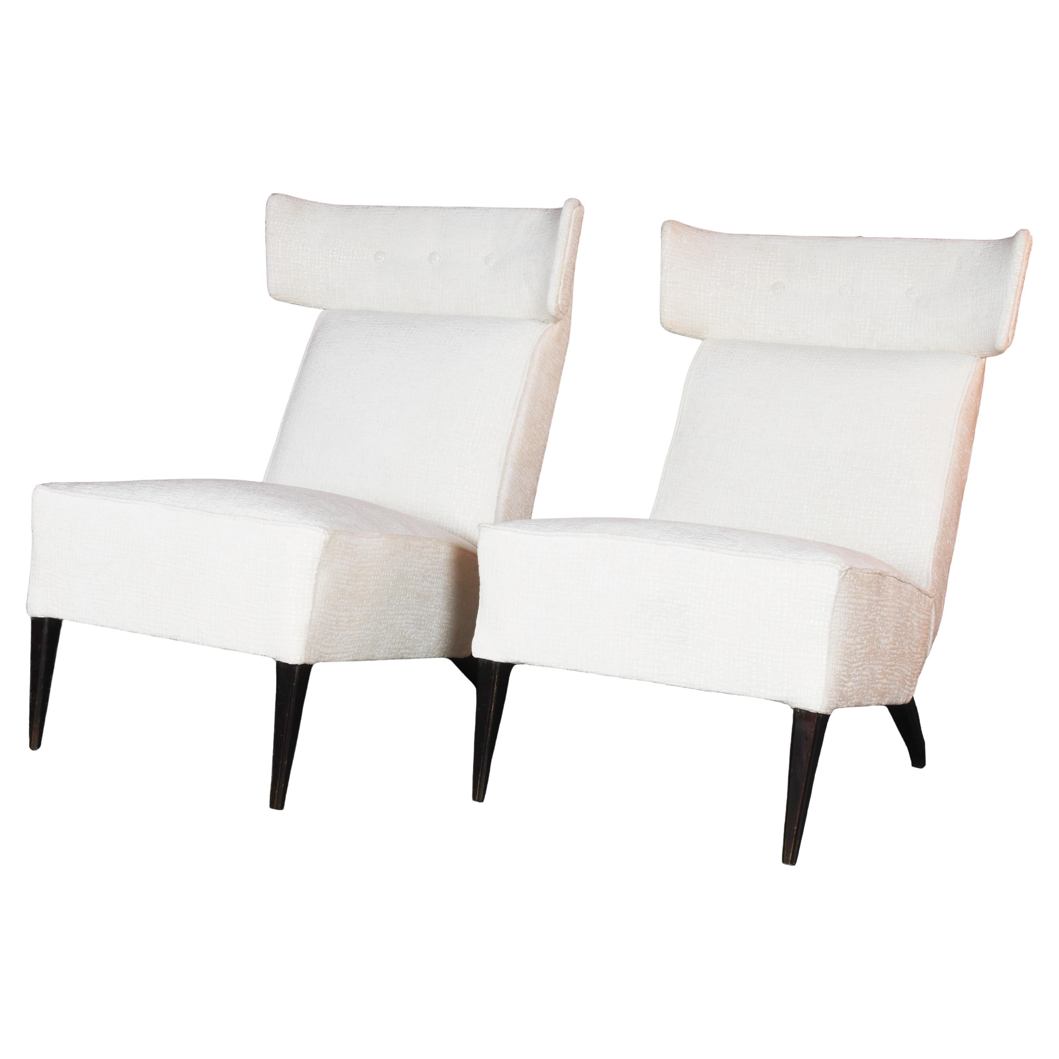 Coppia di sedie Wingback moderne della metà del secolo scorso in vendita