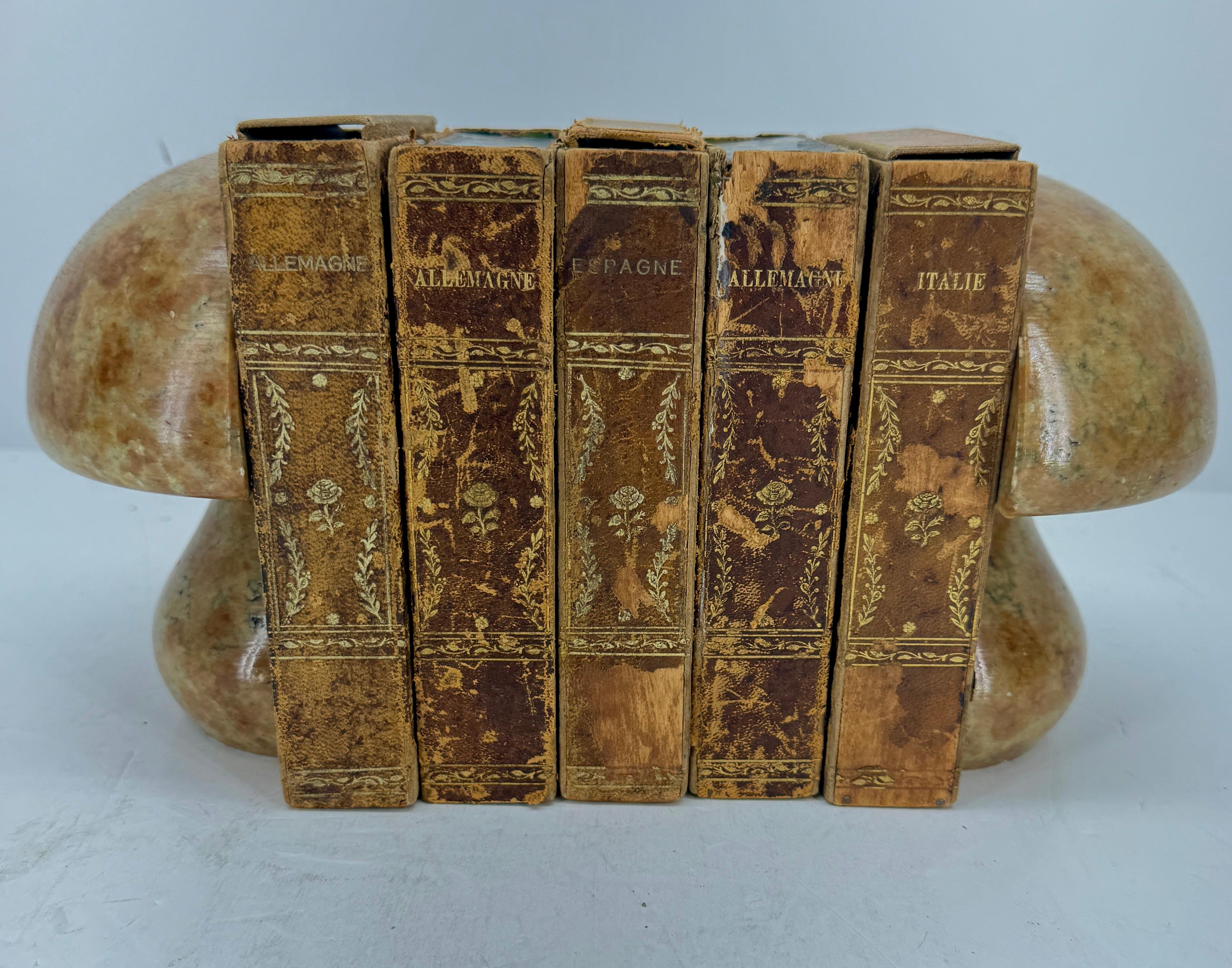Mid-Century Modern Pair of Italian Mid-Century Mushroom Alabaster Bookends Sculptures For Sale