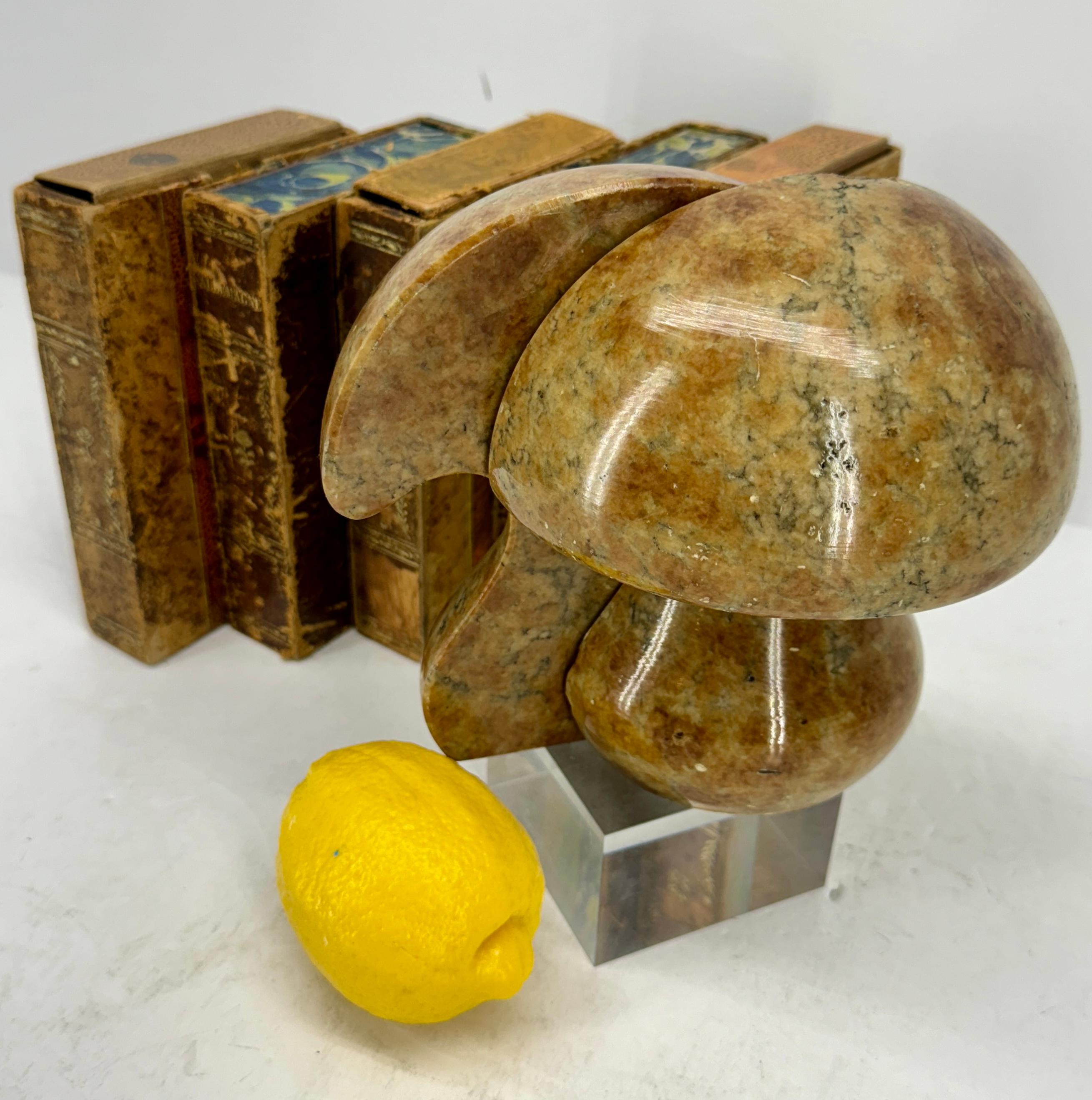 Pair of Italian Mid-Century Mushroom Alabaster Bookends Sculptures In Good Condition For Sale In Haddonfield, NJ