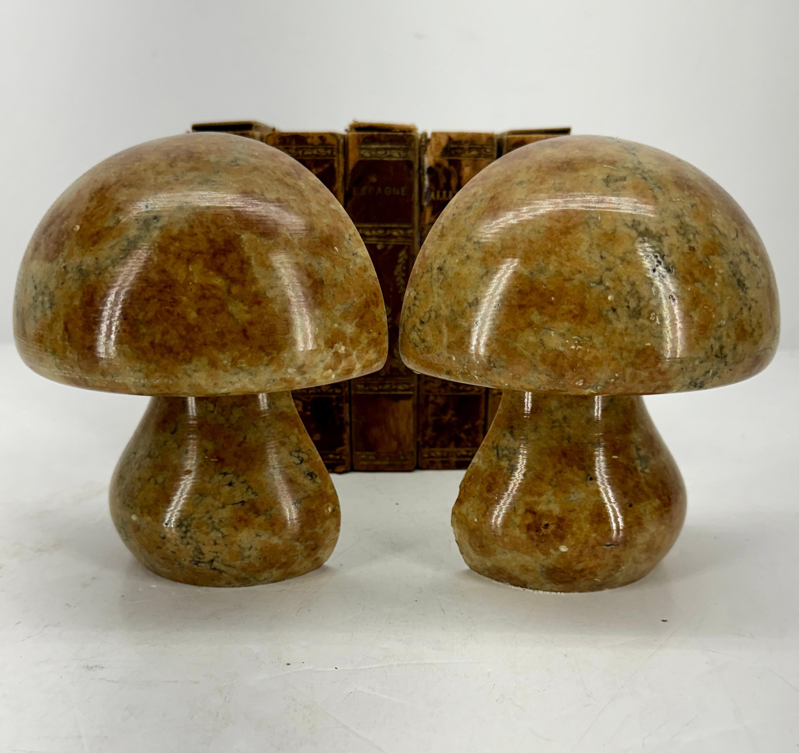Pair of Italian Mid-Century Mushroom Alabaster Bookends Sculptures For Sale 3
