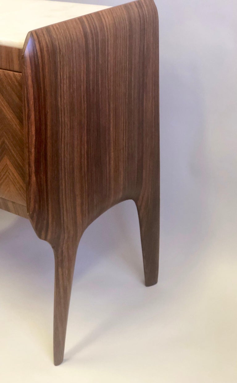 Pair of Italian Midcentury Nightstands/End Tables Attributed to Osvaldo Borsani For Sale 2
