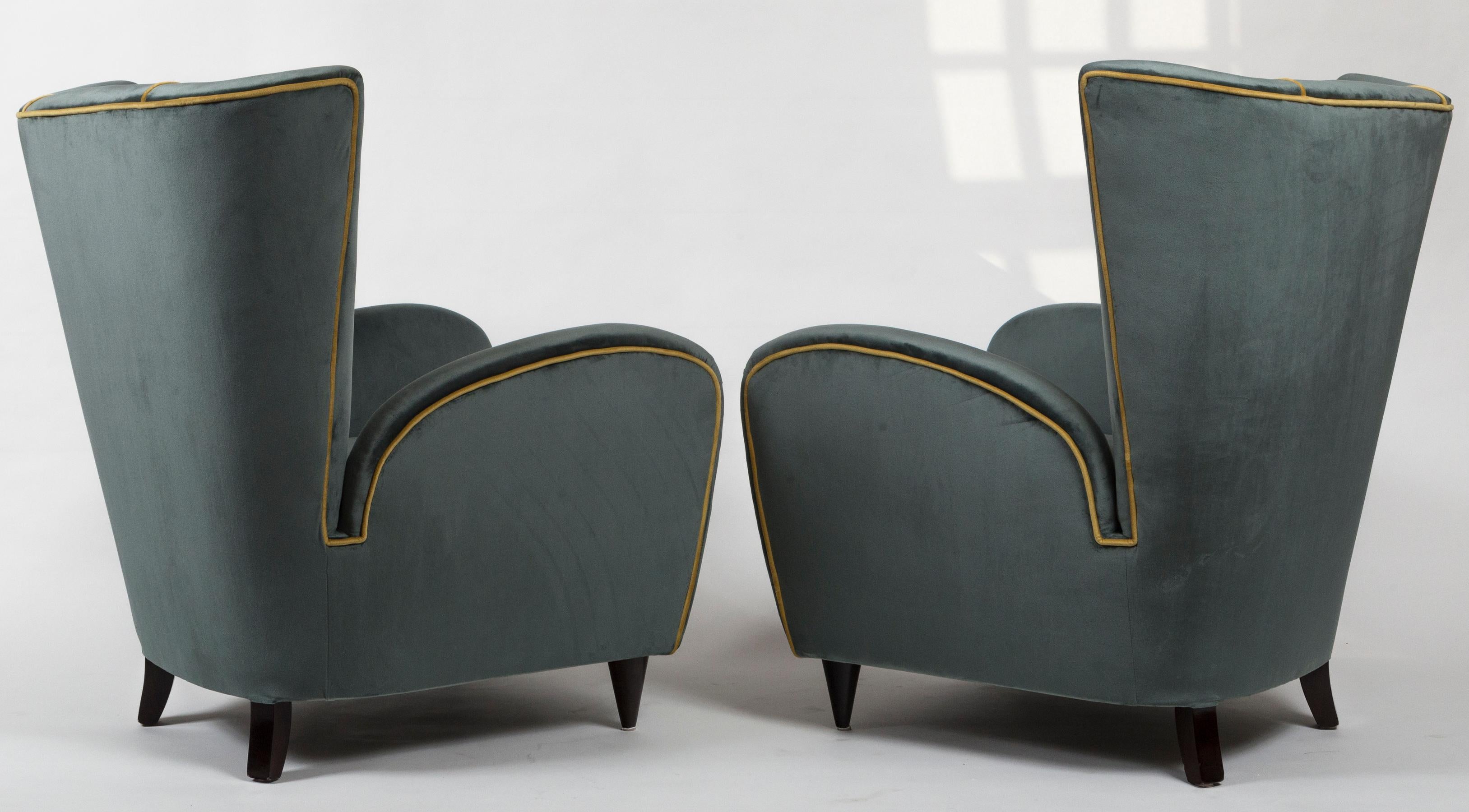 Mid-Century Modern Pair of Italian Mid Century Paolo Buffa Lounge Chairs 