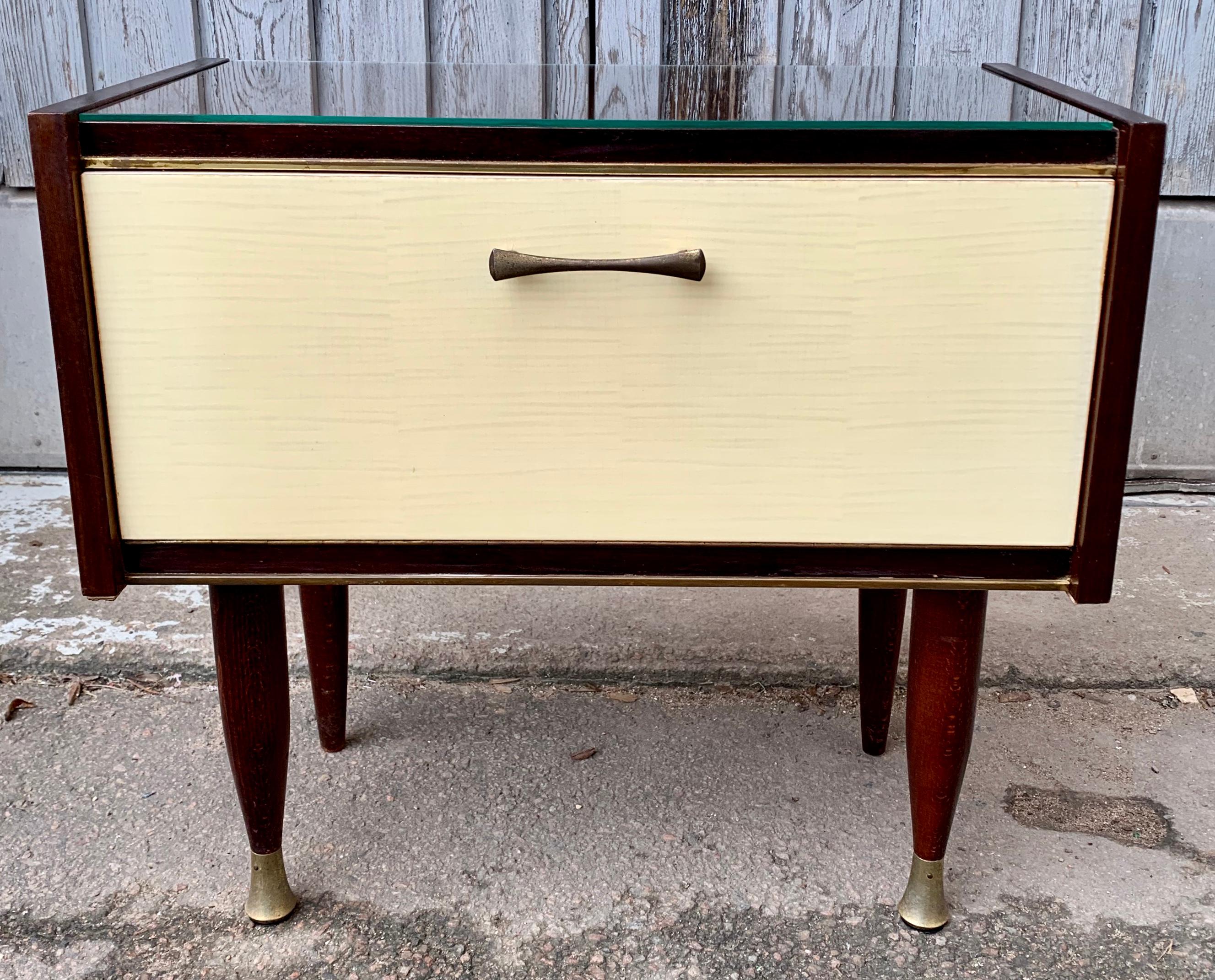 Pair of Italian Midcentury Parisi Style Nightstands 6