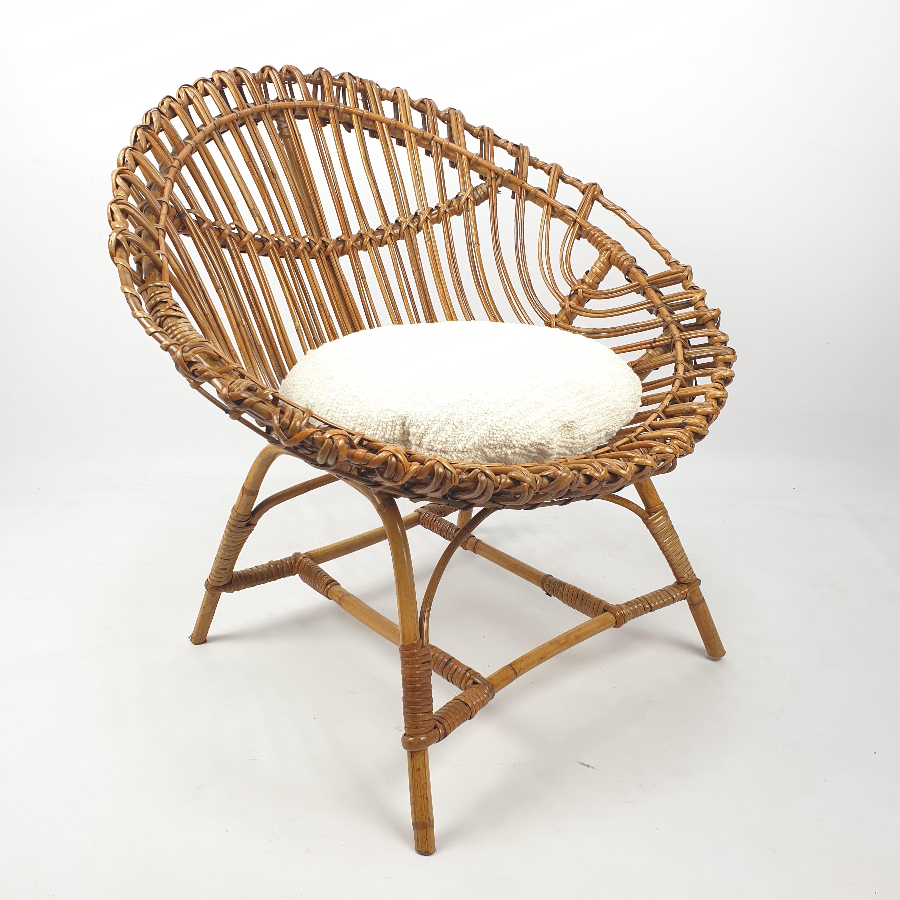 Pair of Italian Mid Century Rattan and Bamboo Lounge Chairs, 1960's In Good Condition In Oud Beijerland, NL
