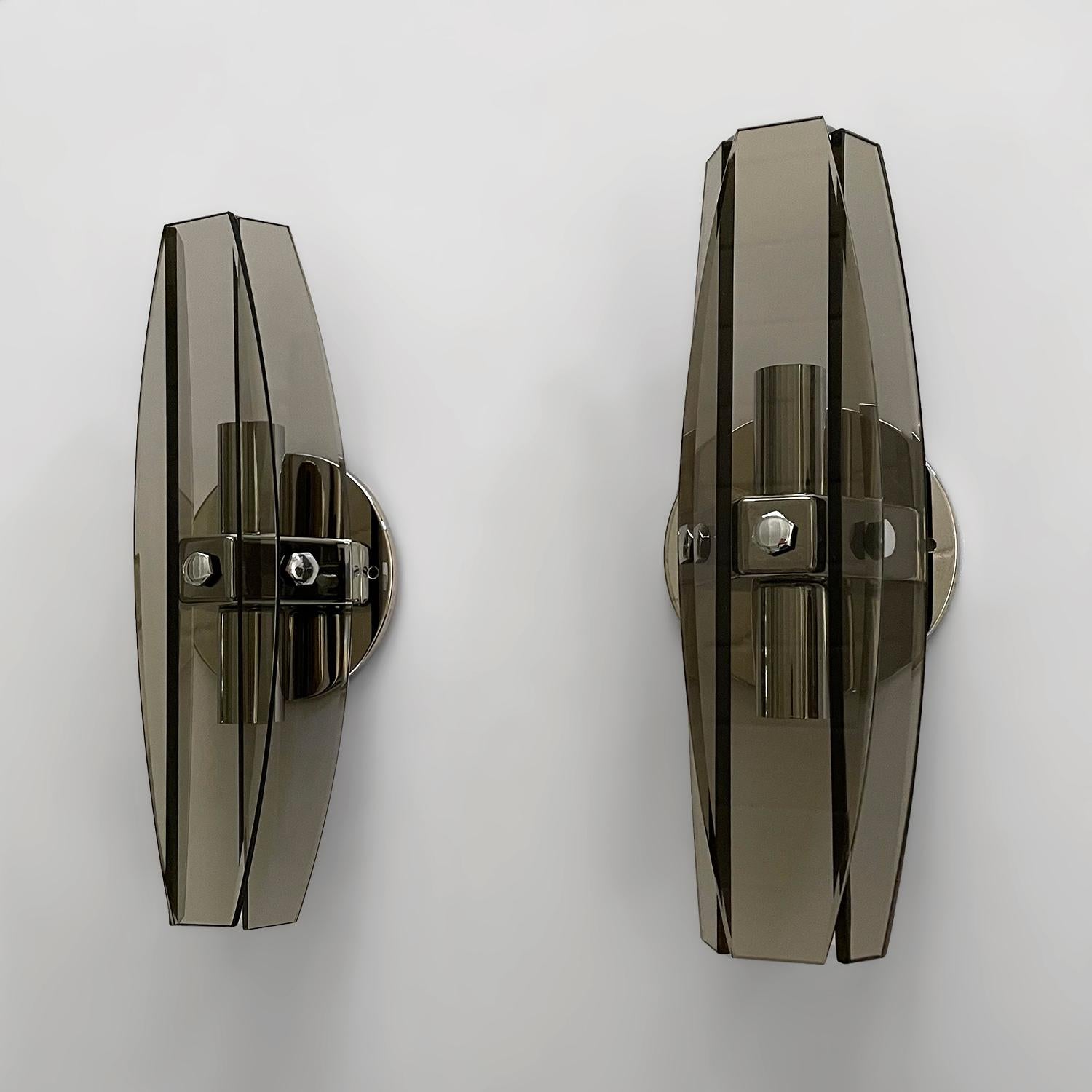 Pair of Italian Mid Century Smoked Glass Sconces In Good Condition For Sale In Los Angeles, CA