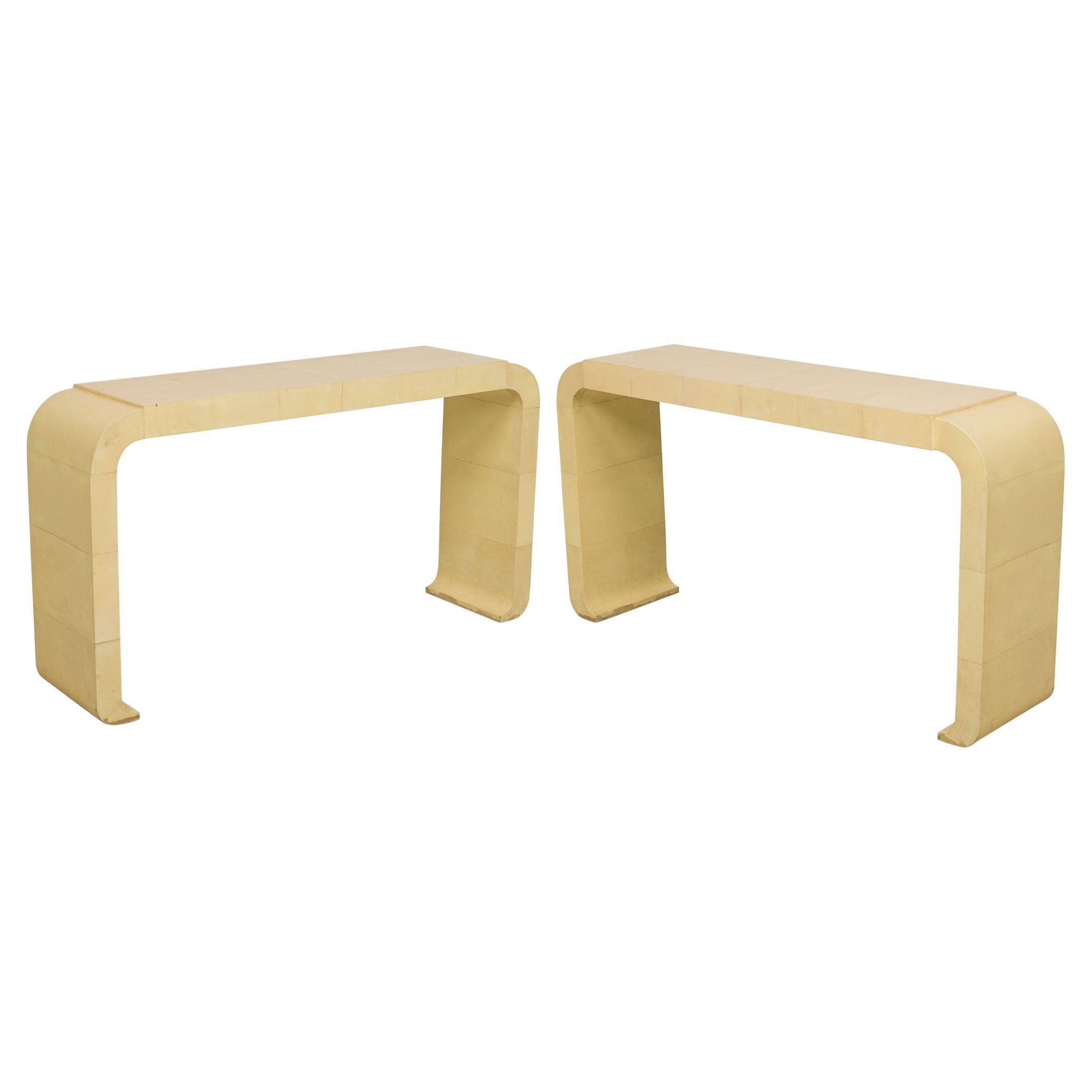 Paar italienische Konsolentische aus Pergament im Mid-Century-Stil im Angebot