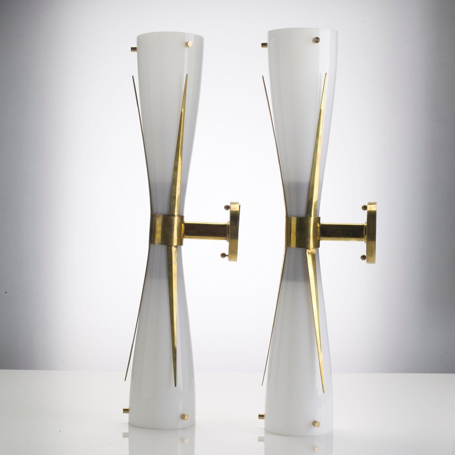 Pair of Italian Midcentury Style Glass and Brass Wall Sconces For Sale 4