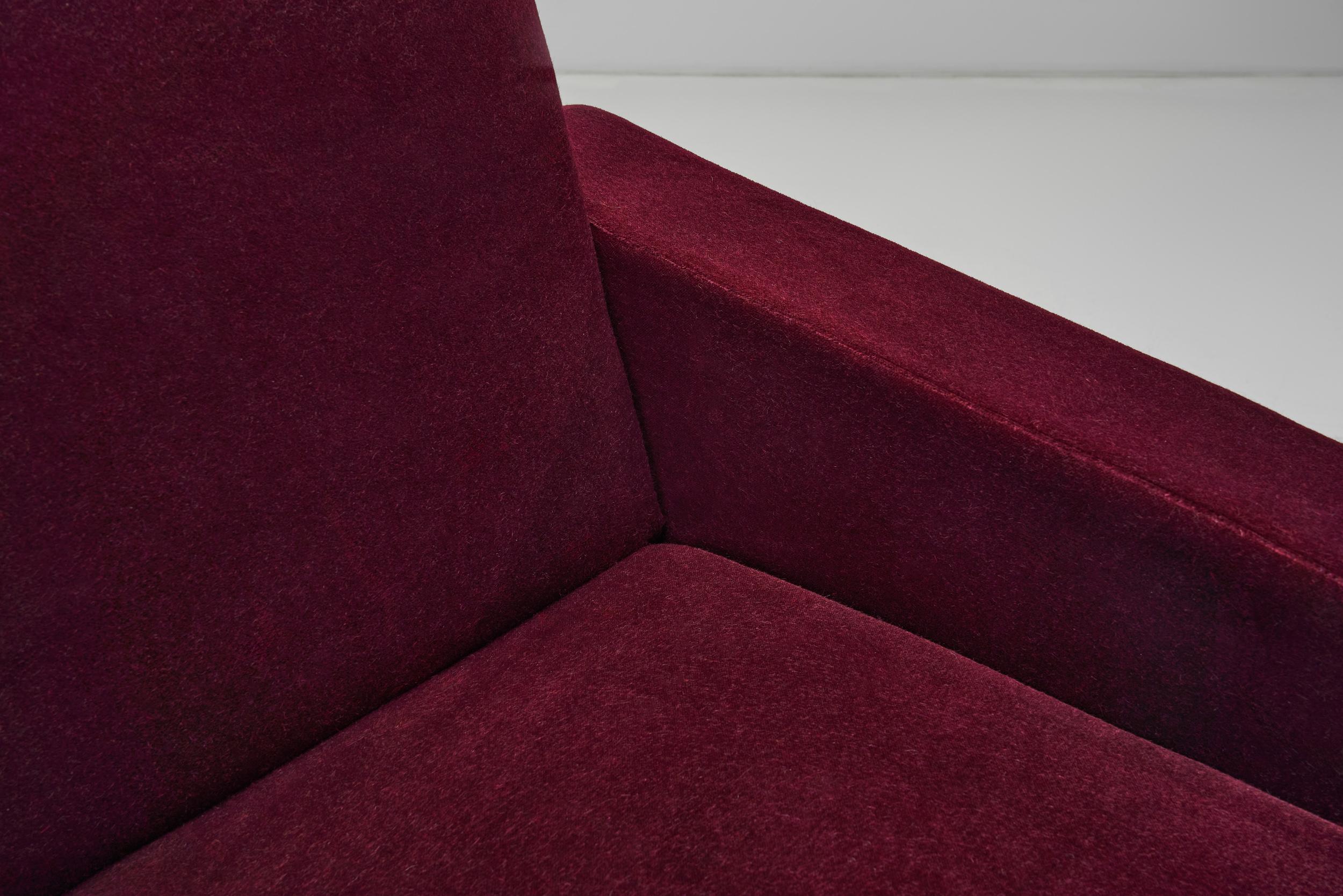 Pair of Italian Mid-Century Upholstered Armchairs, Italy 1960s For Sale 6