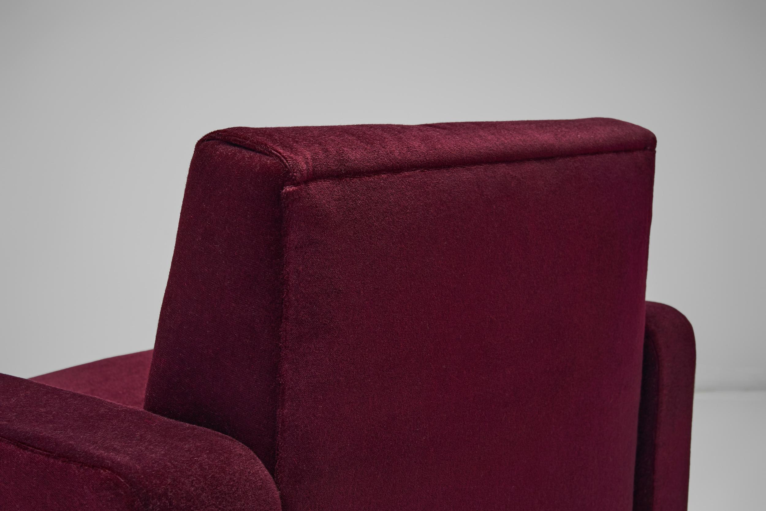 Pair of Italian Mid-Century Upholstered Armchairs, Italy 1960s For Sale 9
