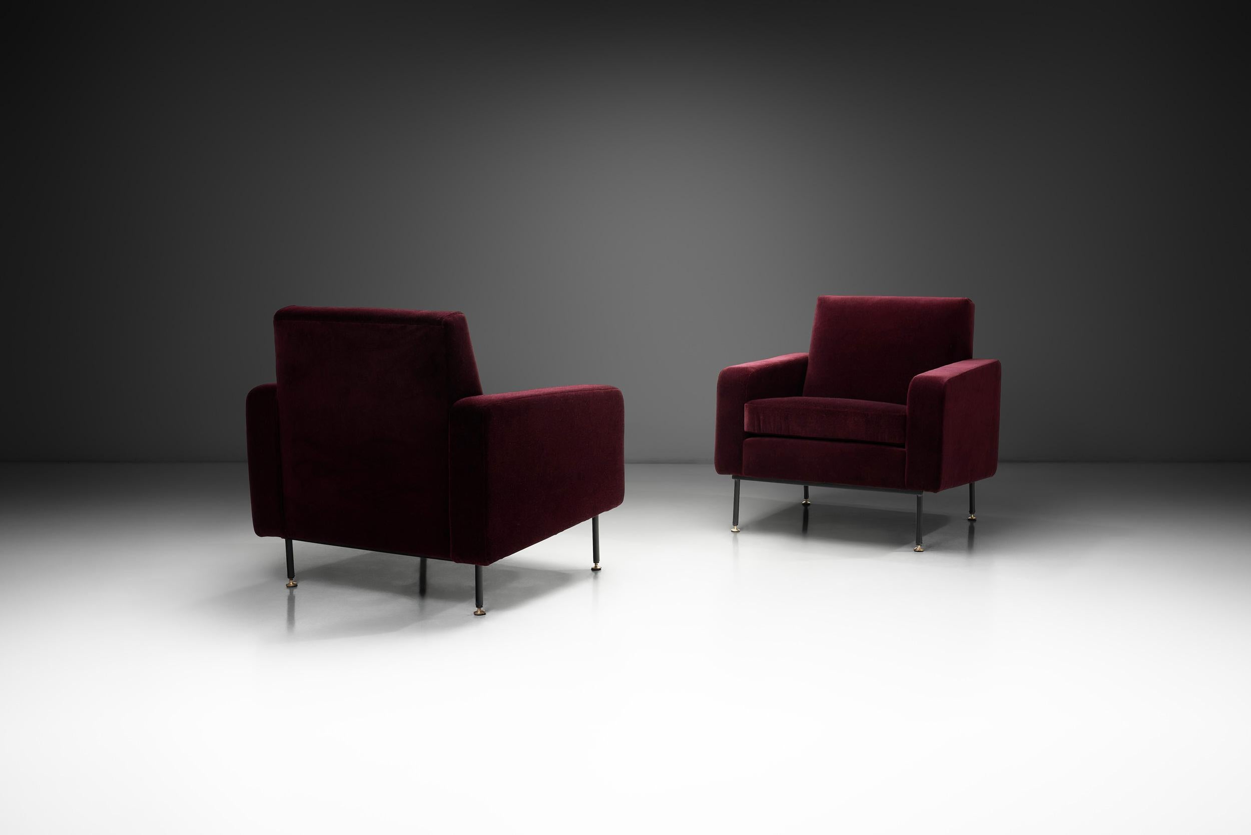 Mid-Century Modern Pair of Italian Mid-Century Upholstered Armchairs, Italy 1960s For Sale