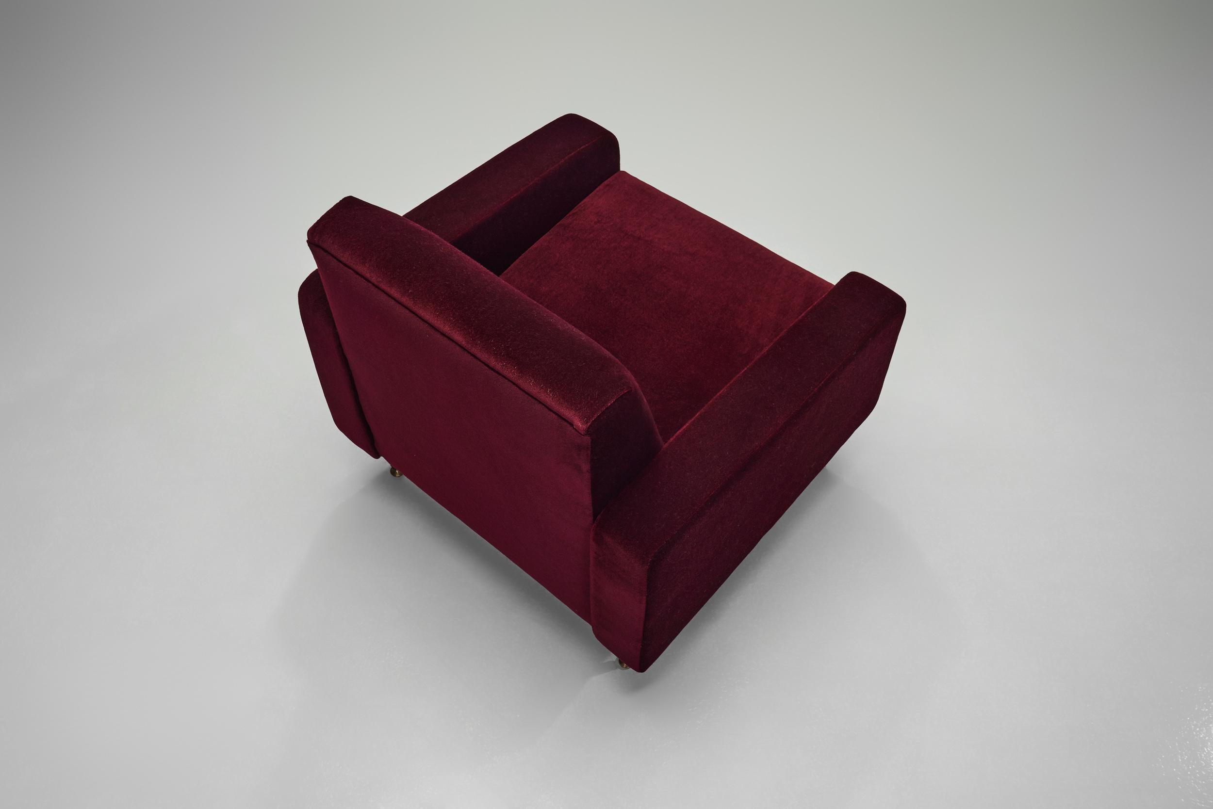 Pair of Italian Mid-Century Upholstered Armchairs, Italy 1960s For Sale 2