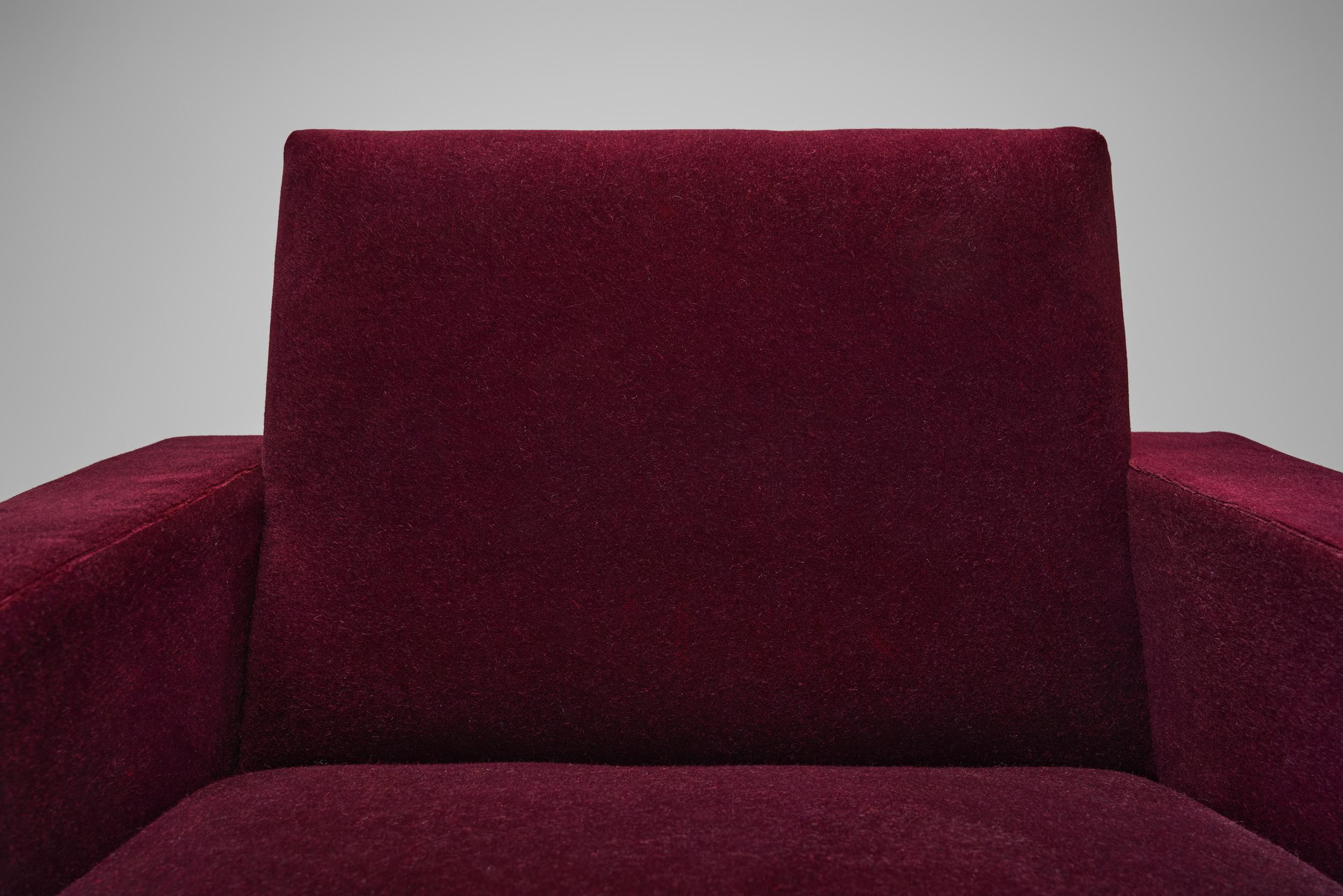 Pair of Italian Mid-Century Upholstered Armchairs, Italy 1960s For Sale 3