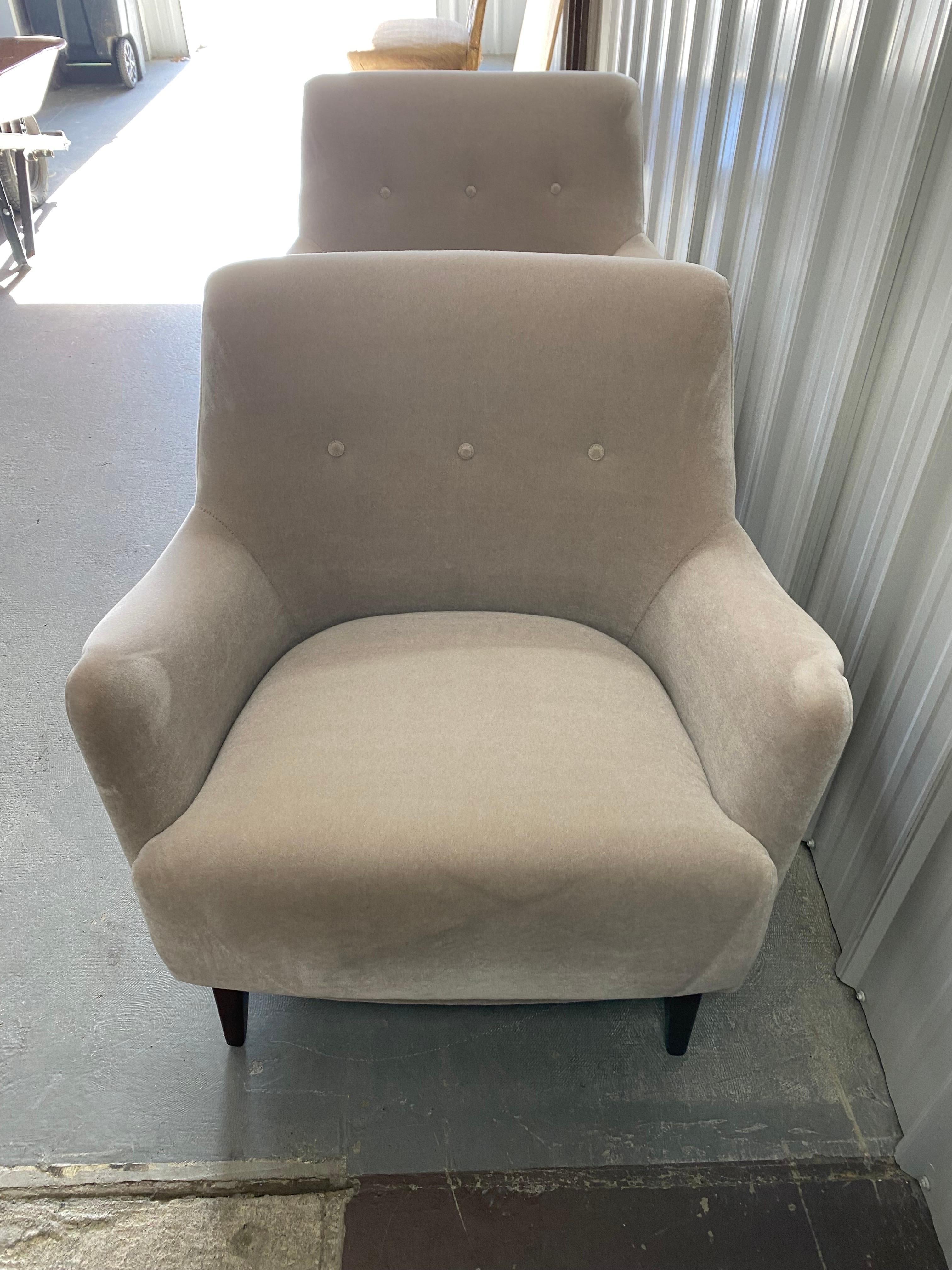 Pair of Italian Mid-Century Upholstered Mohair Armchairs For Sale 4