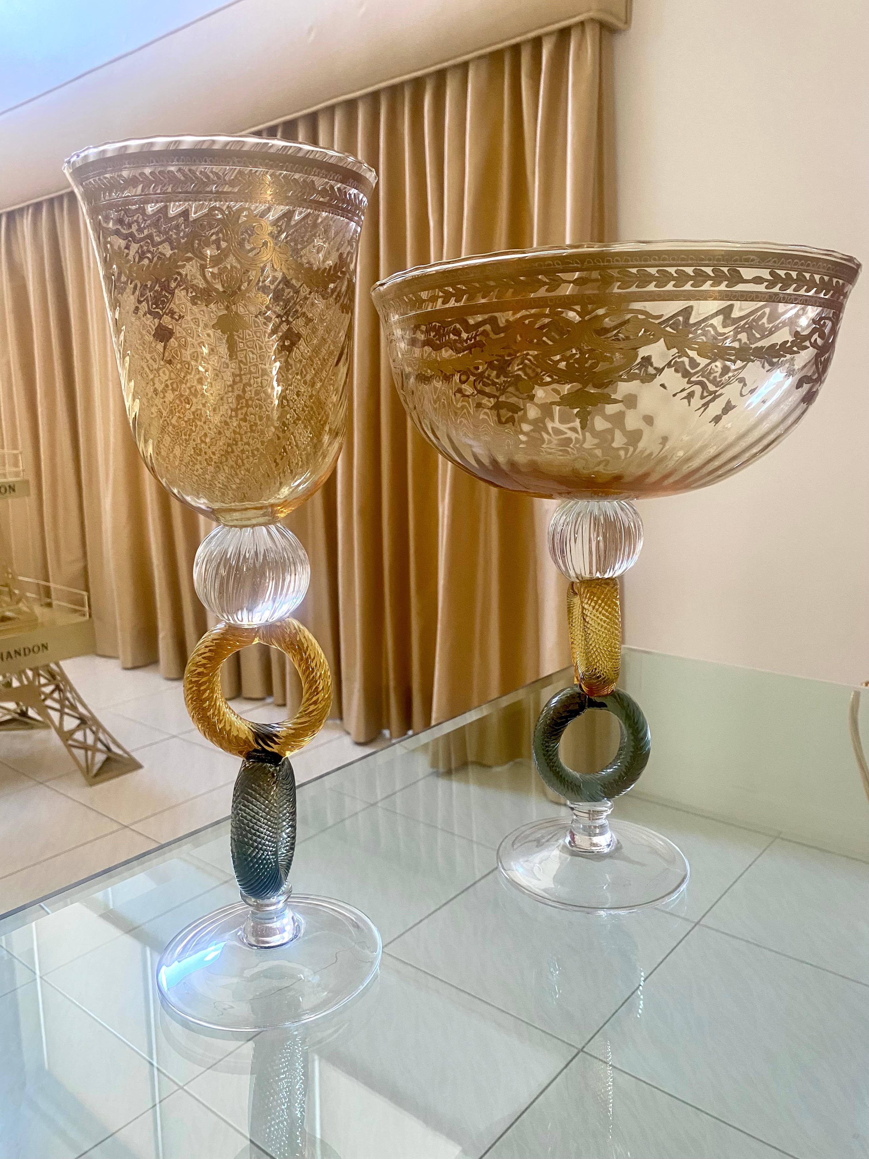 Pair of Italian Mid-Century Venetian Glass Art with Gold Trim In Good Condition For Sale In Miami, FL