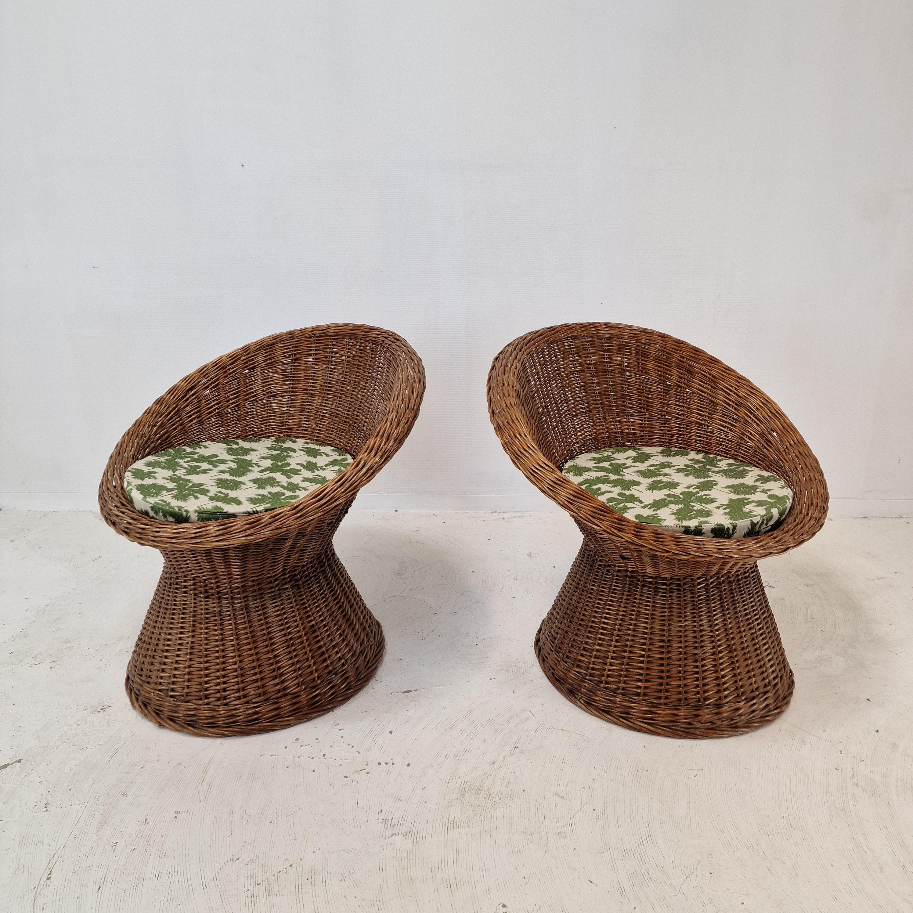 Mid-Century Modern Pair of Italian Midcentury Wicker Lounge Chairs, 1960s For Sale