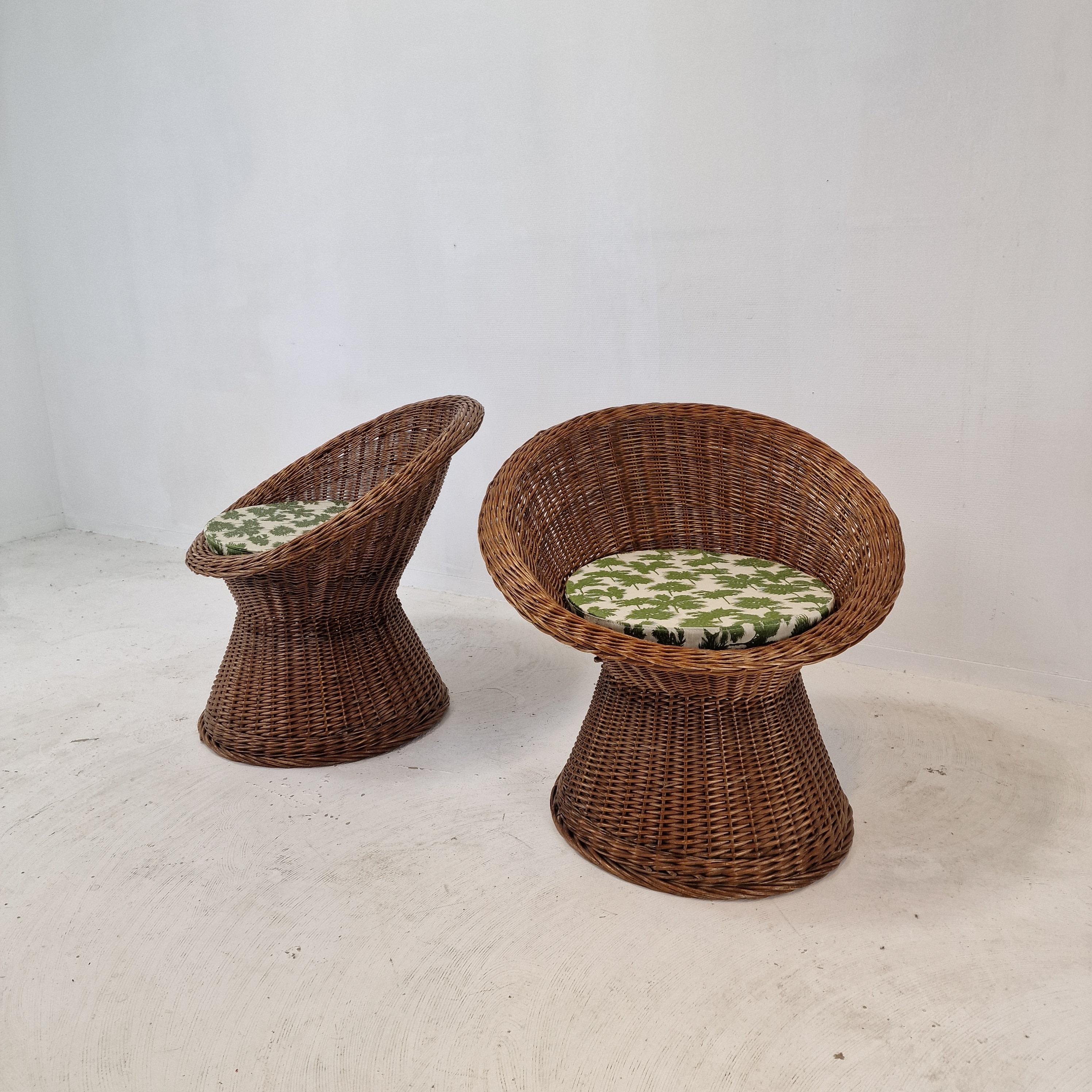 Pair of Italian Midcentury Wicker Lounge Chairs, 1960s In Good Condition For Sale In Oud Beijerland, NL